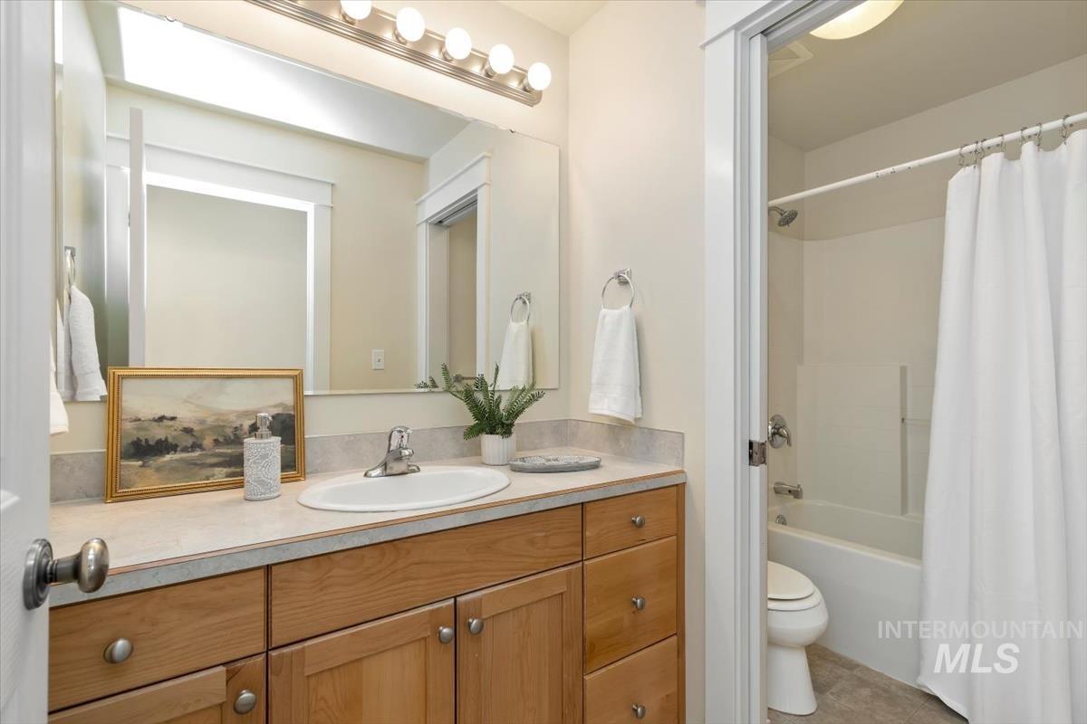 7058 E Obelisks St, Boise, Idaho 83716, 5 Bedrooms, 3.5 Bathrooms, Residential For Sale, Price $750,000,MLS 98994443
