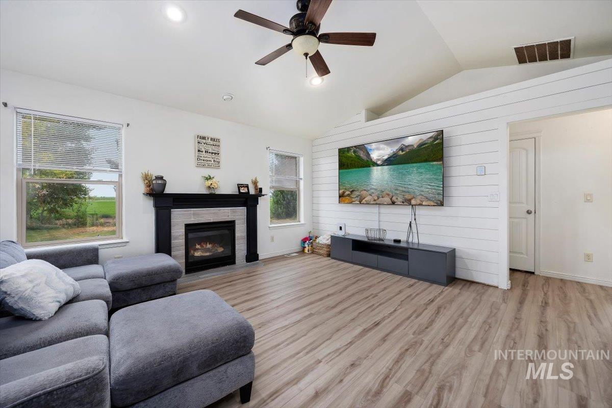 23 N N 950 E, Declo, Idaho 83323, 5 Bedrooms, 3 Bathrooms, Residential For Sale, Price $569,900,MLS 98994465