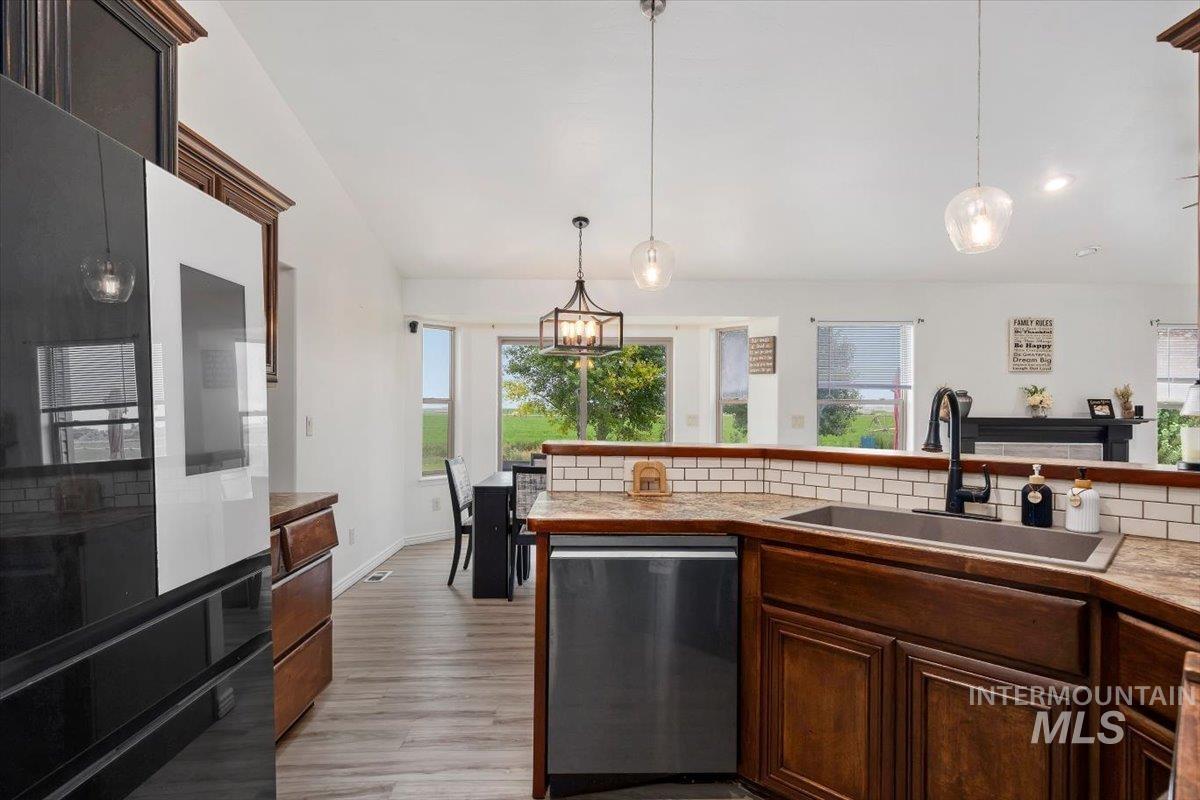 23 N N 950 E, Declo, Idaho 83323, 5 Bedrooms, 3 Bathrooms, Residential For Sale, Price $569,900,MLS 98994465