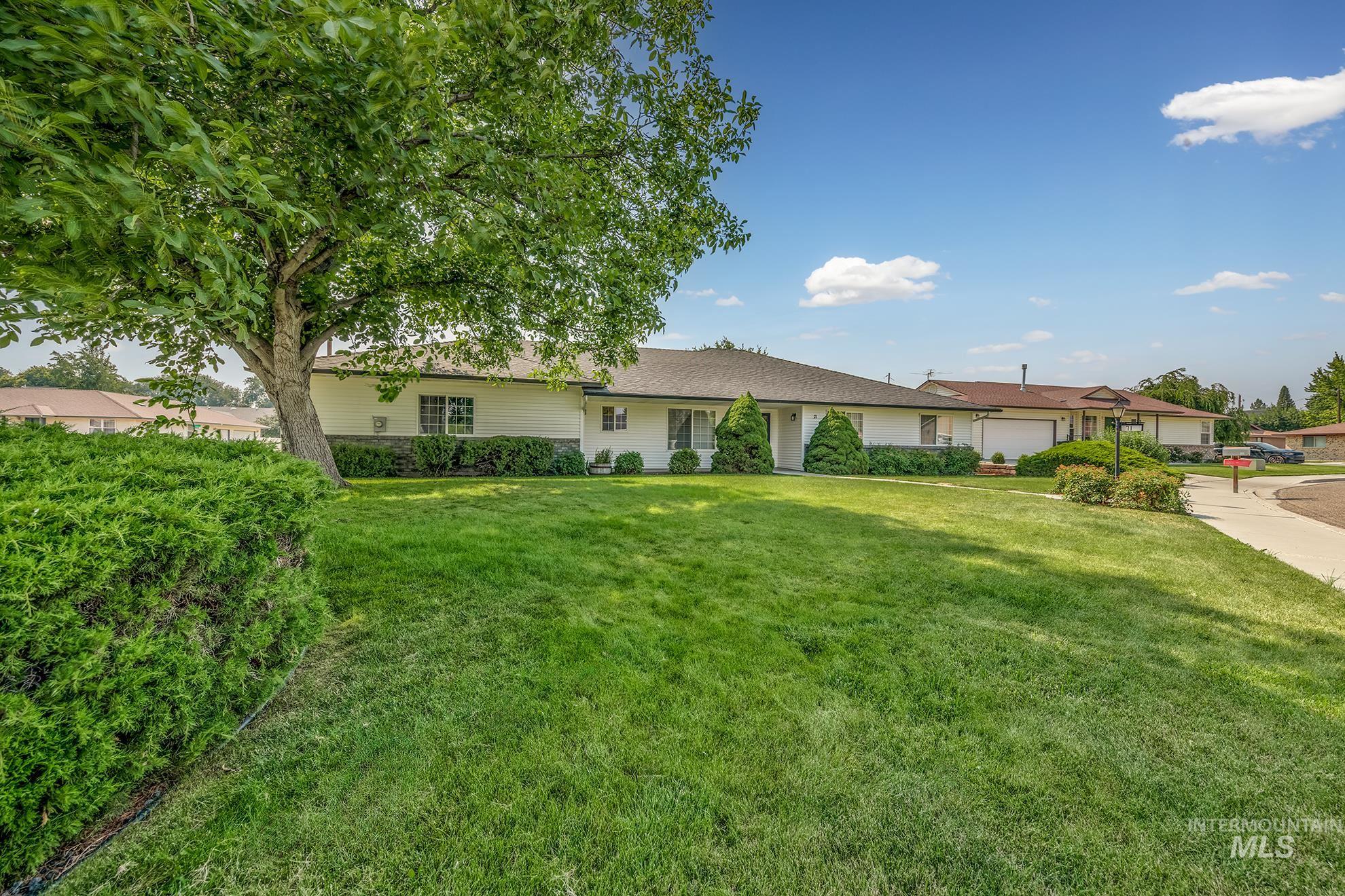 71 SW 18th St., Ontario, Oregon 97914, 3 Bedrooms, 2.5 Bathrooms, Residential For Sale, Price $460,000,MLS 98994469