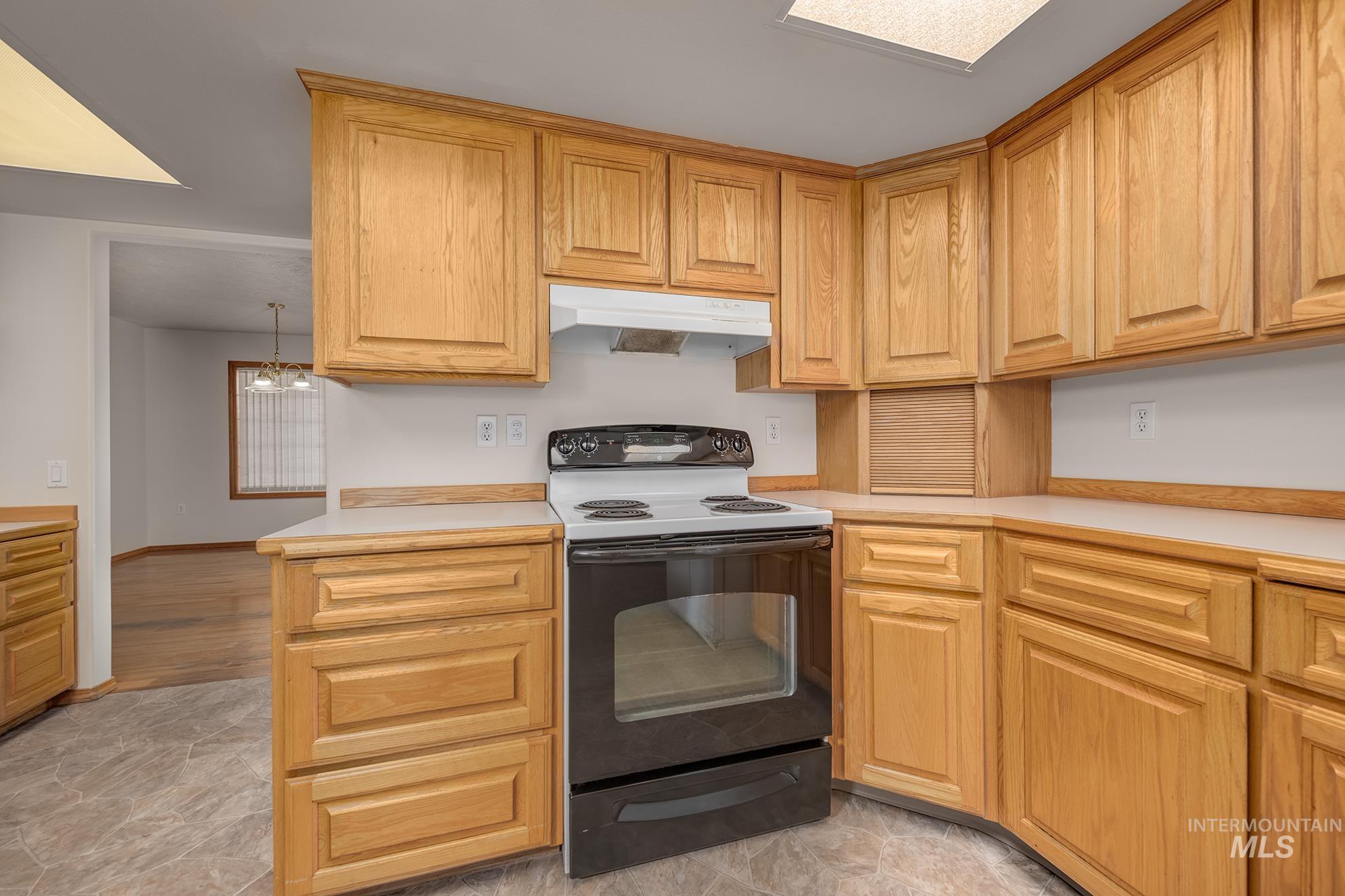 71 SW 18th St., Ontario, Oregon 97914, 3 Bedrooms, 2.5 Bathrooms, Residential For Sale, Price $460,000,MLS 98994469