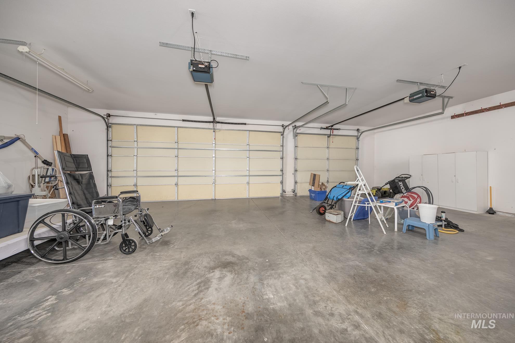 71 SW 18th St., Ontario, Oregon 97914, 3 Bedrooms, 2.5 Bathrooms, Residential For Sale, Price $460,000,MLS 98994469