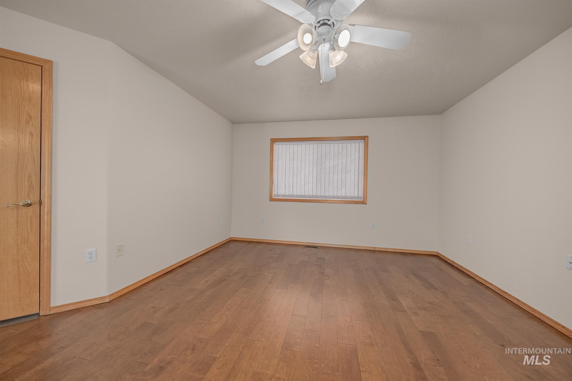 71 SW 18th St., Ontario, Oregon 97914, 3 Bedrooms, 2.5 Bathrooms, Residential For Sale, Price $460,000,MLS 98994469