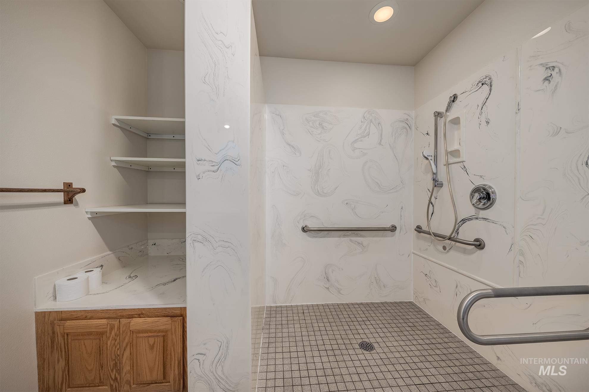 71 SW 18th St., Ontario, Oregon 97914, 3 Bedrooms, 2.5 Bathrooms, Residential For Sale, Price $460,000,MLS 98994469