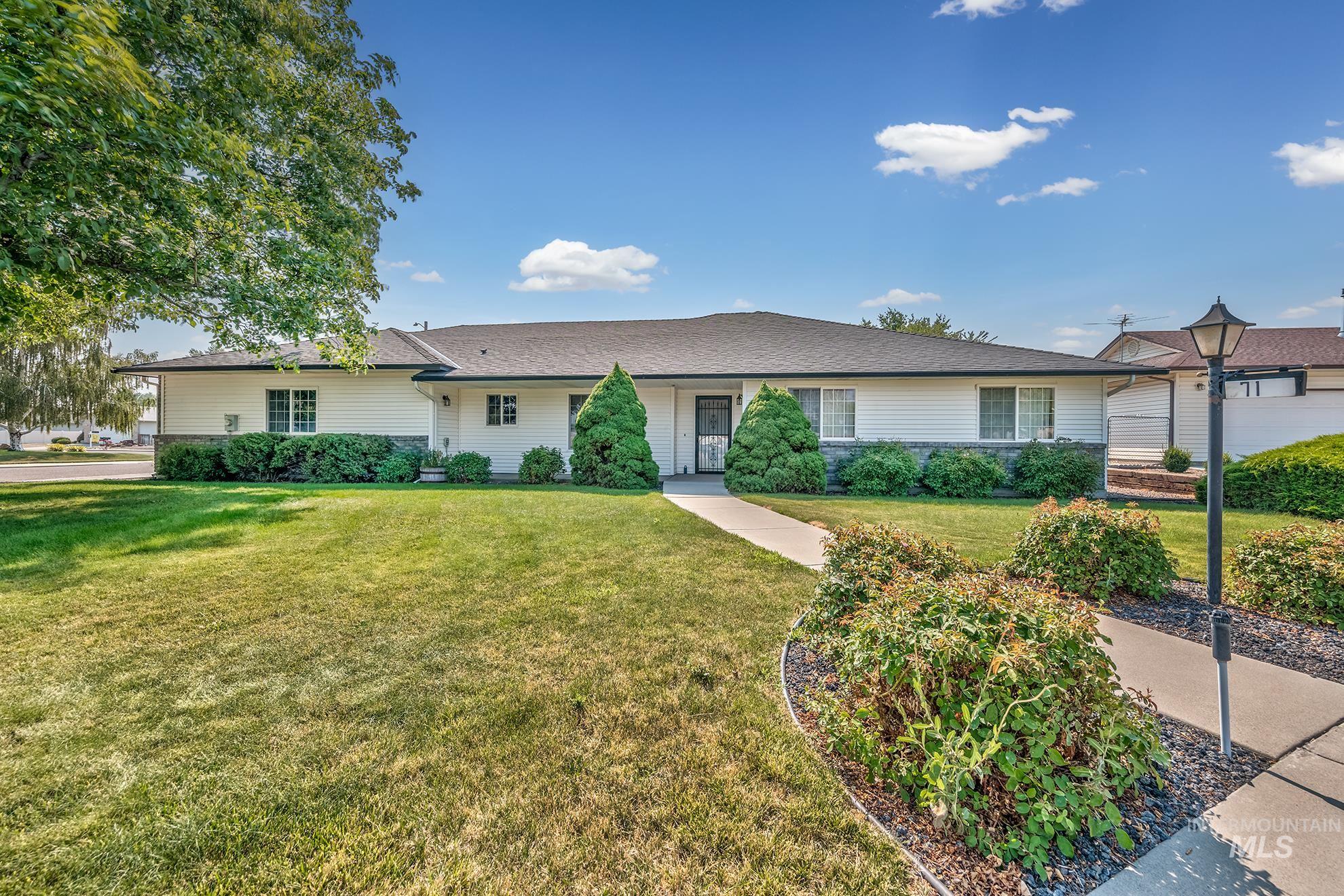 71 SW 18th St., Ontario, Oregon 97914, 3 Bedrooms, 2.5 Bathrooms, Residential For Sale, Price $460,000,MLS 98994469