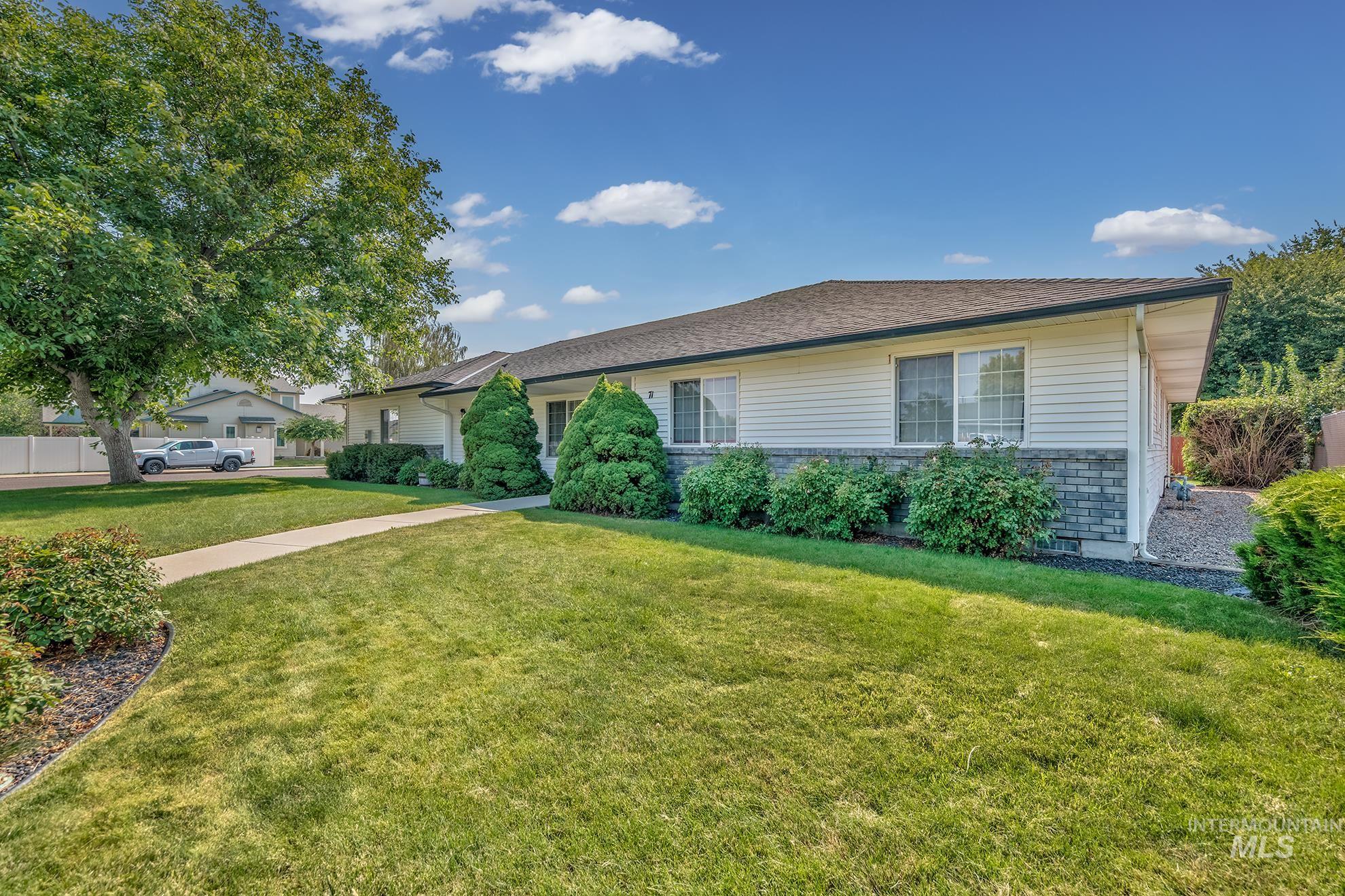 71 SW 18th St., Ontario, Oregon 97914, 3 Bedrooms, 2.5 Bathrooms, Residential For Sale, Price $460,000,MLS 98994469