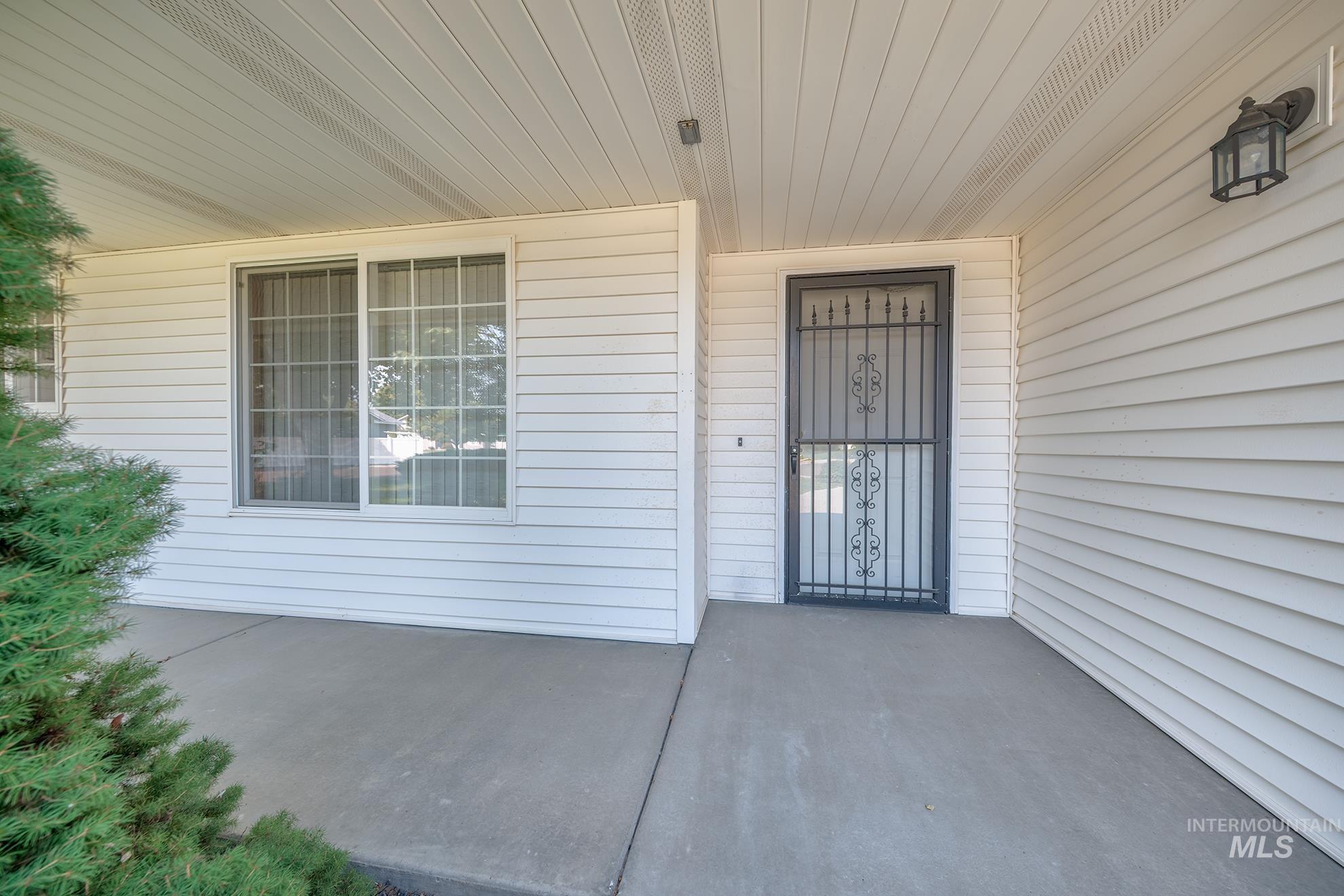 71 SW 18th St., Ontario, Oregon 97914, 3 Bedrooms, 2.5 Bathrooms, Residential For Sale, Price $460,000,MLS 98994469