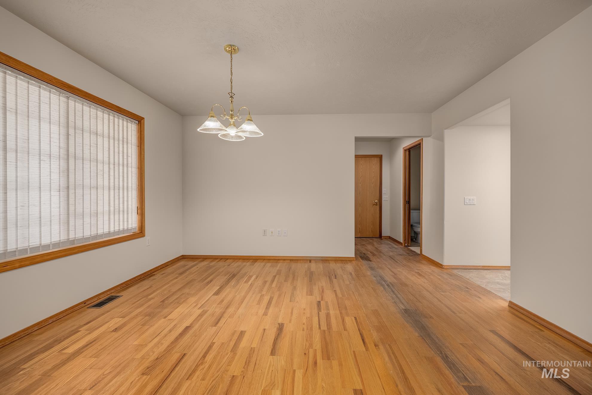 71 SW 18th St., Ontario, Oregon 97914, 3 Bedrooms, 2.5 Bathrooms, Residential For Sale, Price $460,000,MLS 98994469