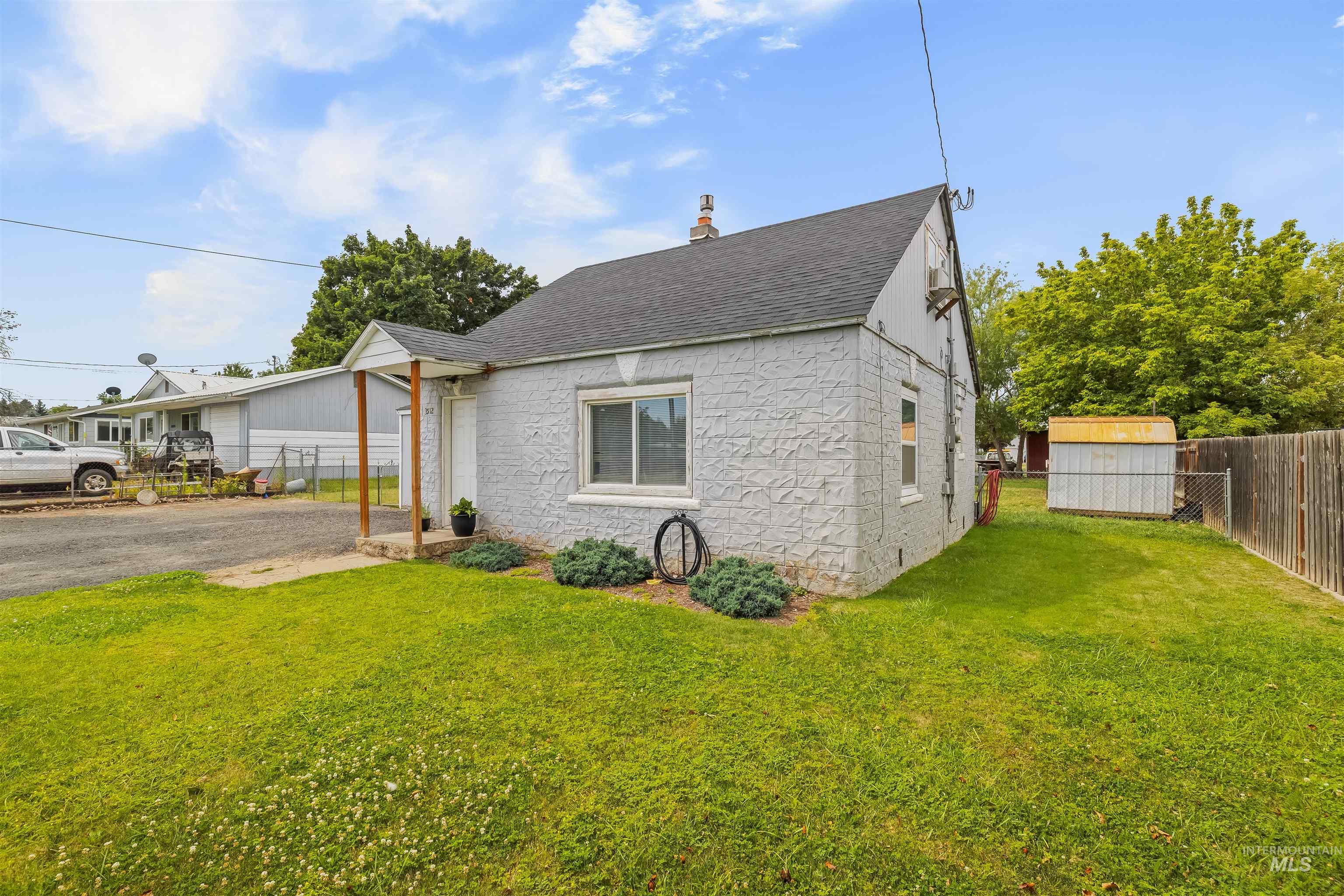 3512 16Th St, Lewiston, Idaho 83501, 3 Bedrooms, 1 Bathroom, Residential For Sale, Price $290,000,MLS 98994477