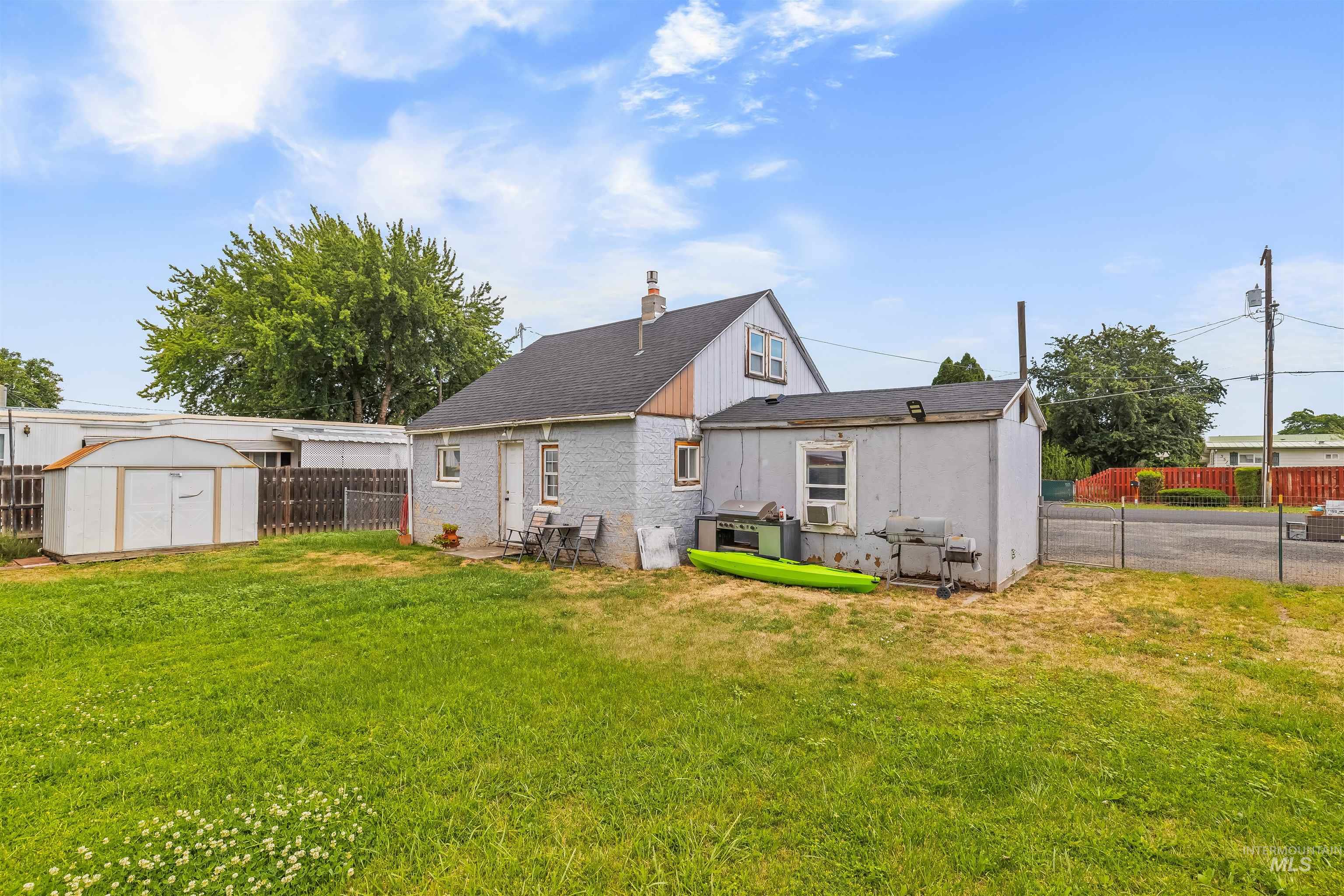 3512 16Th St, Lewiston, Idaho 83501, 3 Bedrooms, 1 Bathroom, Residential For Sale, Price $290,000,MLS 98994477
