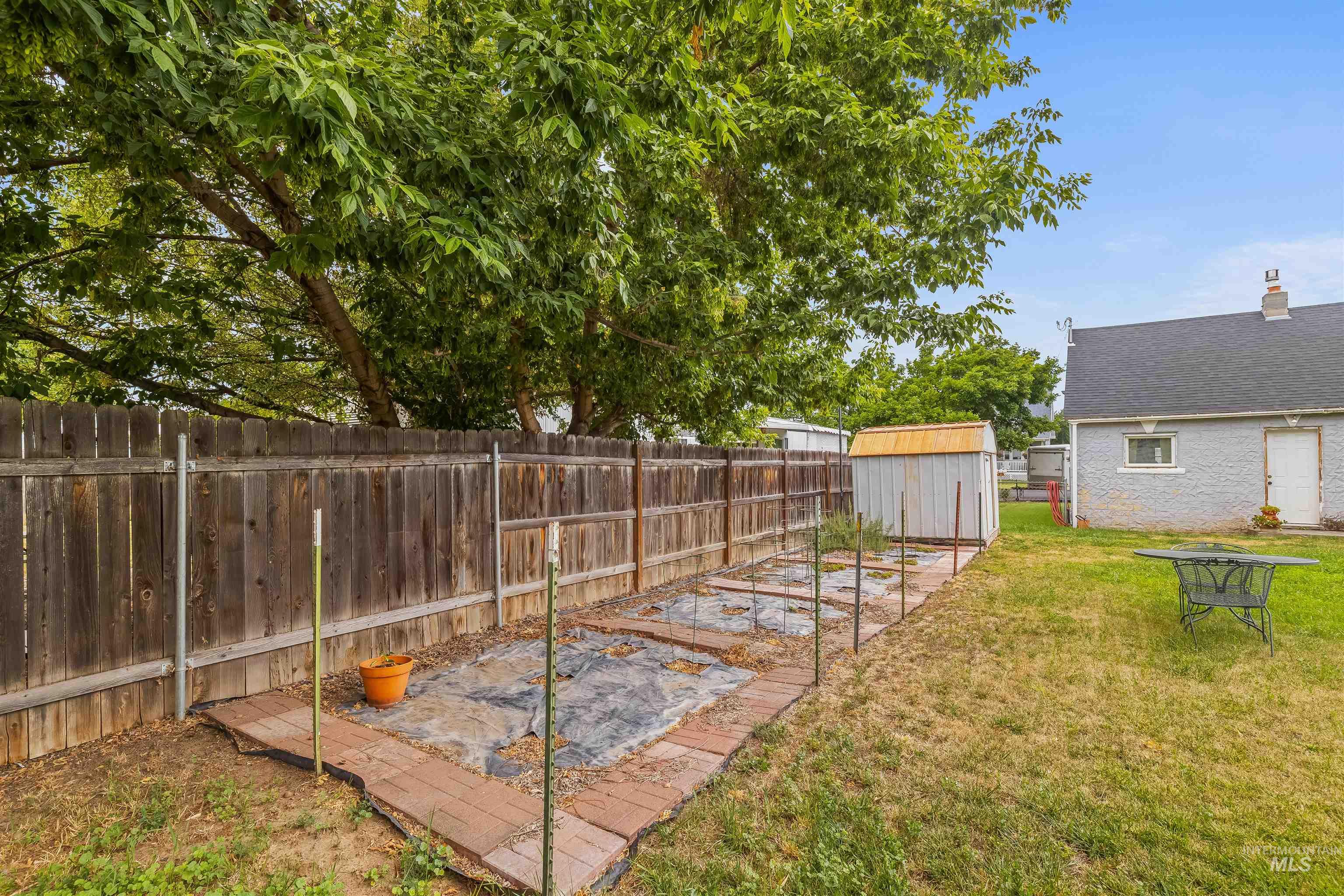 3512 16Th St, Lewiston, Idaho 83501, 3 Bedrooms, 1 Bathroom, Residential For Sale, Price $290,000,MLS 98994477