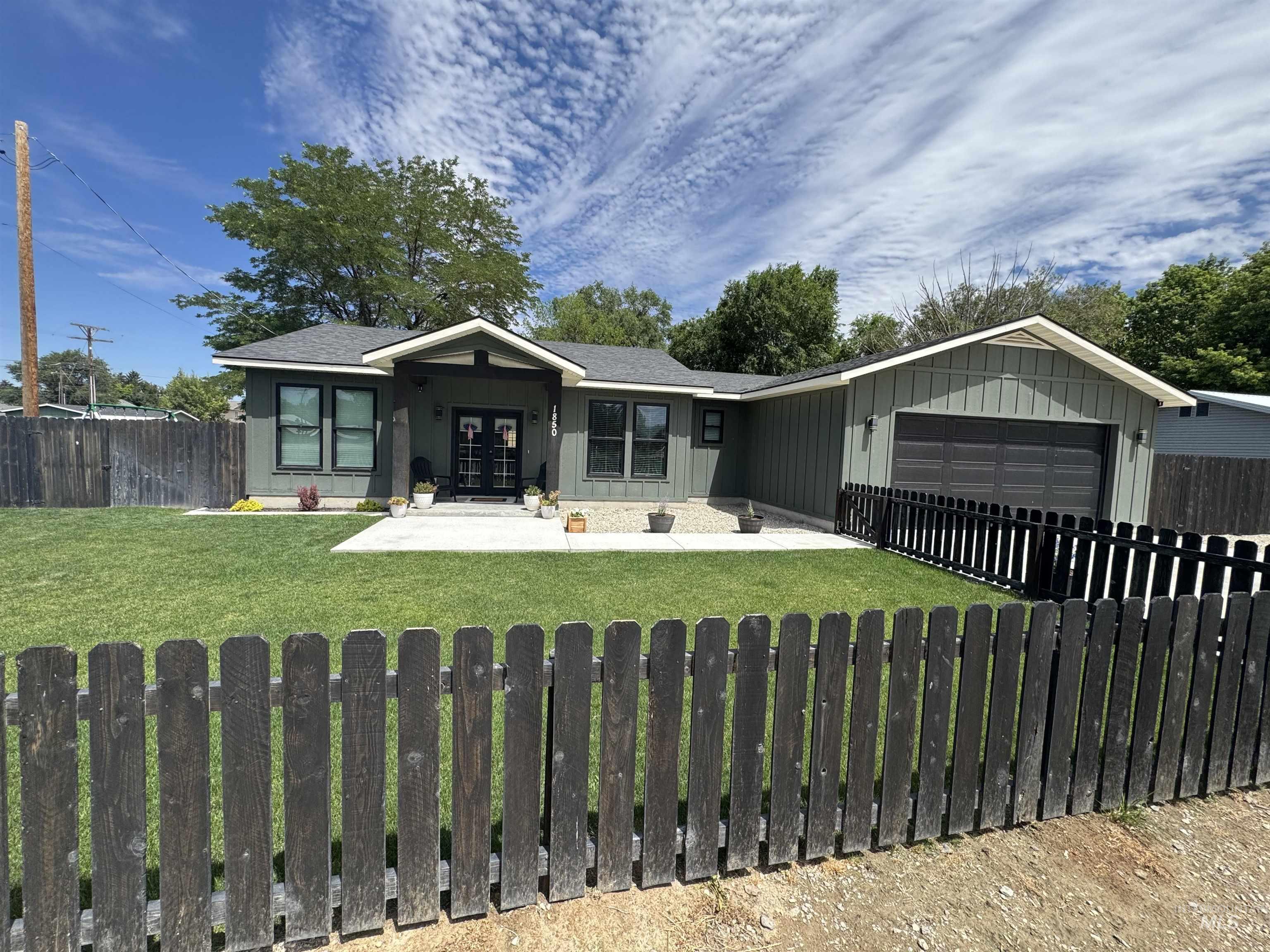 1805 20th Street, Heyburn, Idaho 83336, 3 Bedrooms, 2 Bathrooms, Residential For Sale, Price $405,000,MLS 98994479