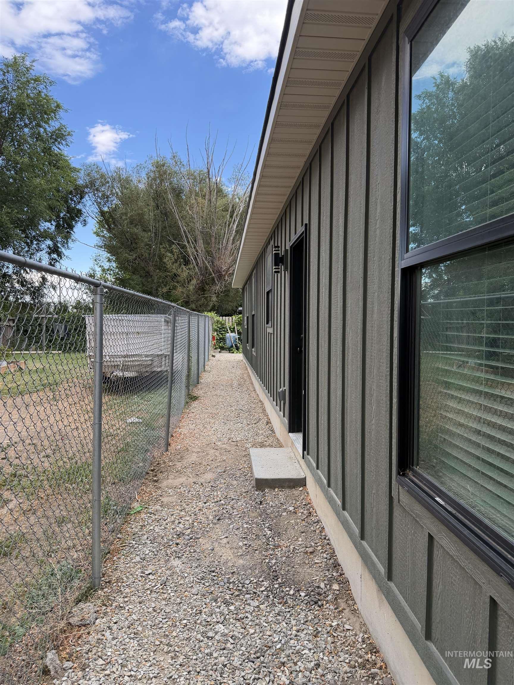 1805 20th Street, Heyburn, Idaho 83336, 3 Bedrooms, 2 Bathrooms, Residential For Sale, Price $405,000,MLS 98994479