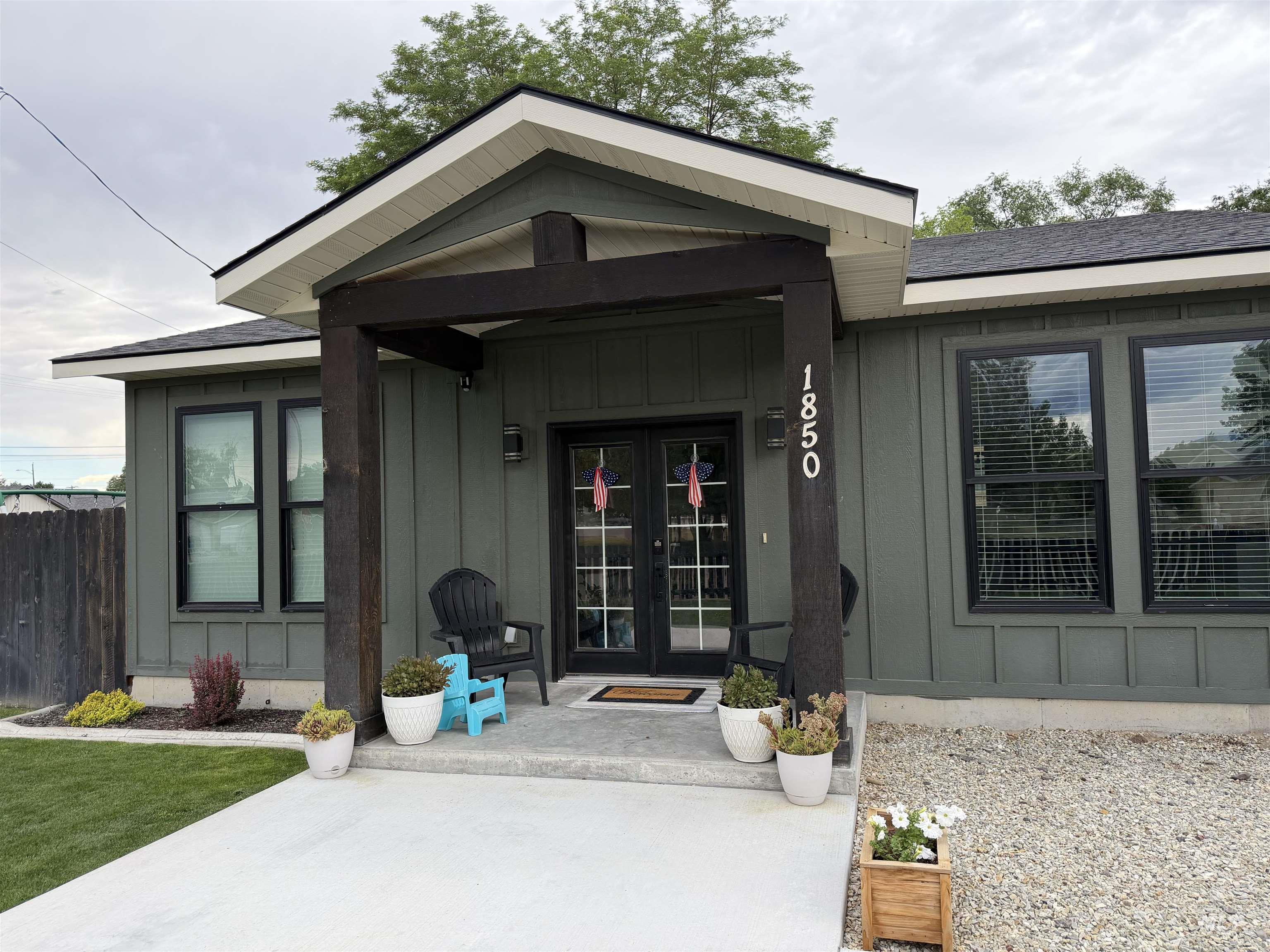 1805 20th Street, Heyburn, Idaho 83336, 3 Bedrooms, 2 Bathrooms, Residential For Sale, Price $405,000,MLS 98994479