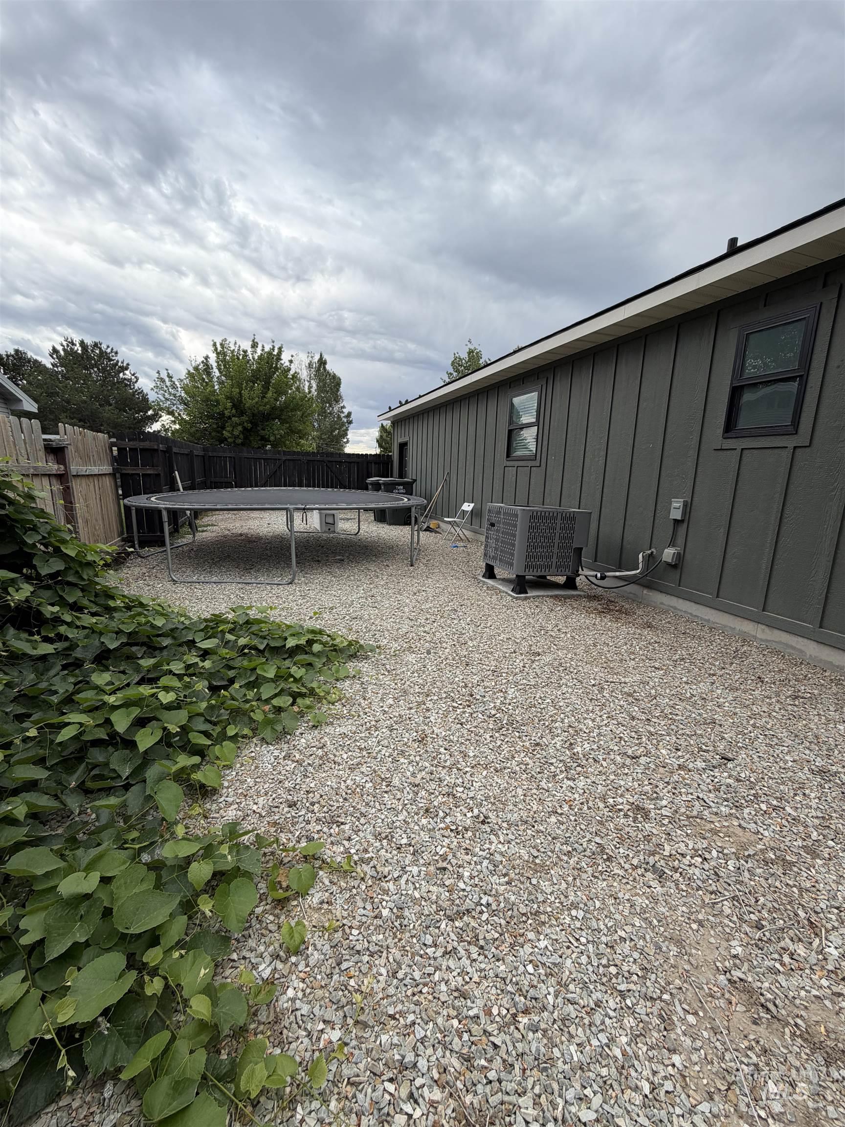 1805 20th Street, Heyburn, Idaho 83336, 3 Bedrooms, 2 Bathrooms, Residential For Sale, Price $405,000,MLS 98994479