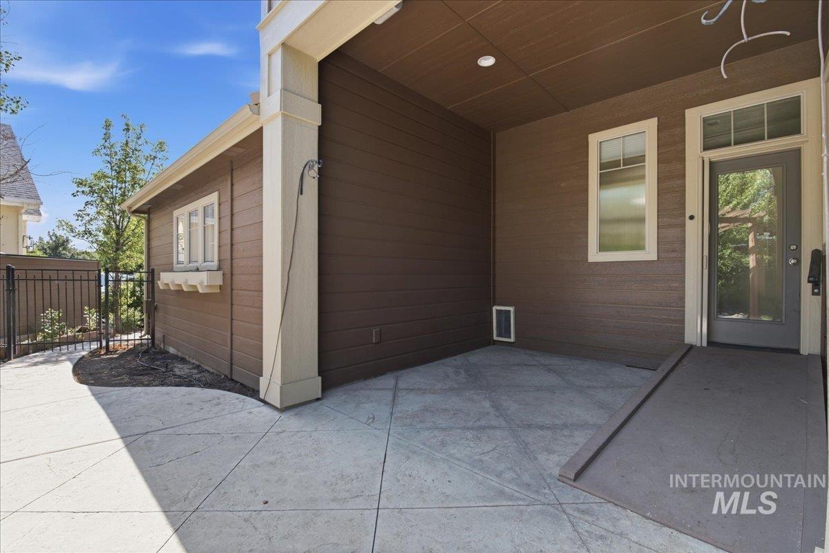 5285 E Arrow Junction, Boise, Idaho 83716, 3 Bedrooms, 2.5 Bathrooms, Residential For Sale, Price $900,000,MLS 98994480