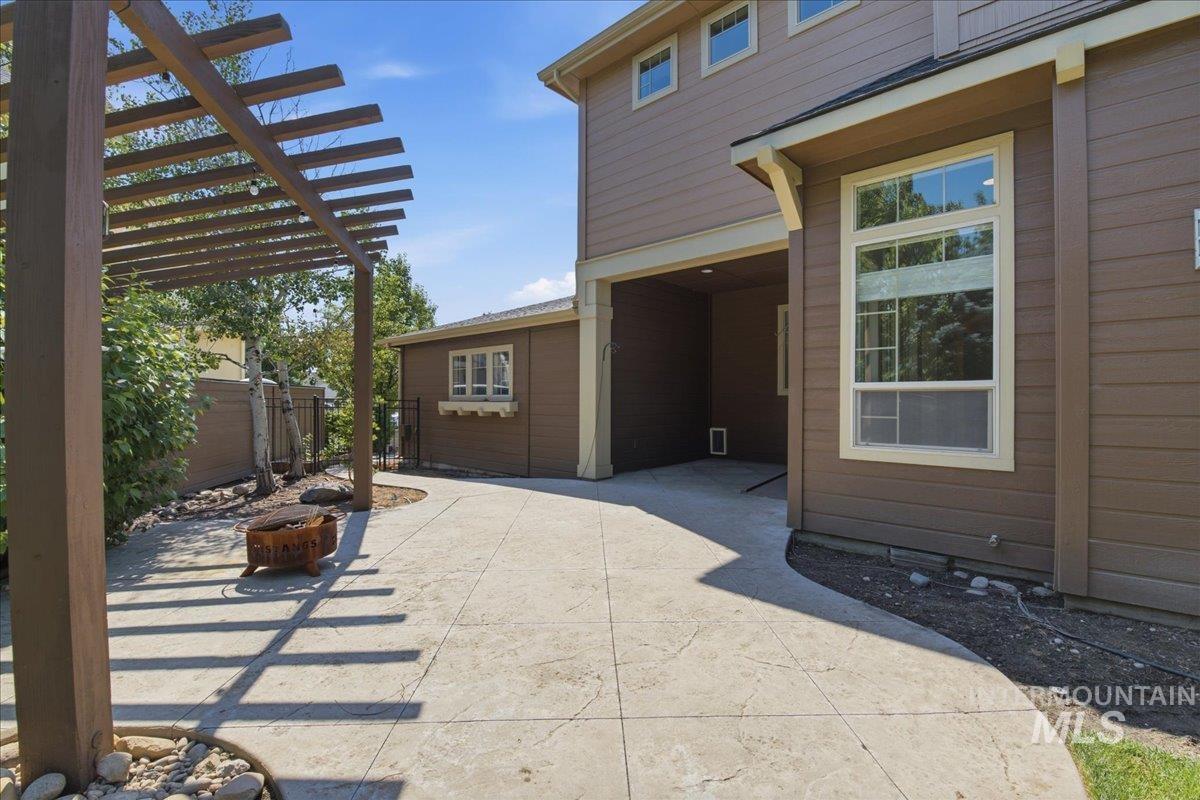 5285 E Arrow Junction, Boise, Idaho 83716, 3 Bedrooms, 2.5 Bathrooms, Residential For Sale, Price $900,000,MLS 98994480