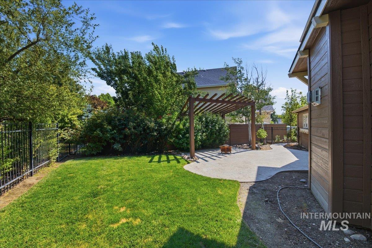 5285 E Arrow Junction, Boise, Idaho 83716, 3 Bedrooms, 2.5 Bathrooms, Residential For Sale, Price $900,000,MLS 98994480