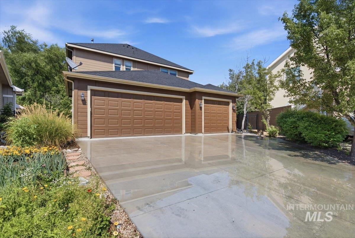 5285 E Arrow Junction, Boise, Idaho 83716, 3 Bedrooms, 2.5 Bathrooms, Residential For Sale, Price $900,000,MLS 98994480