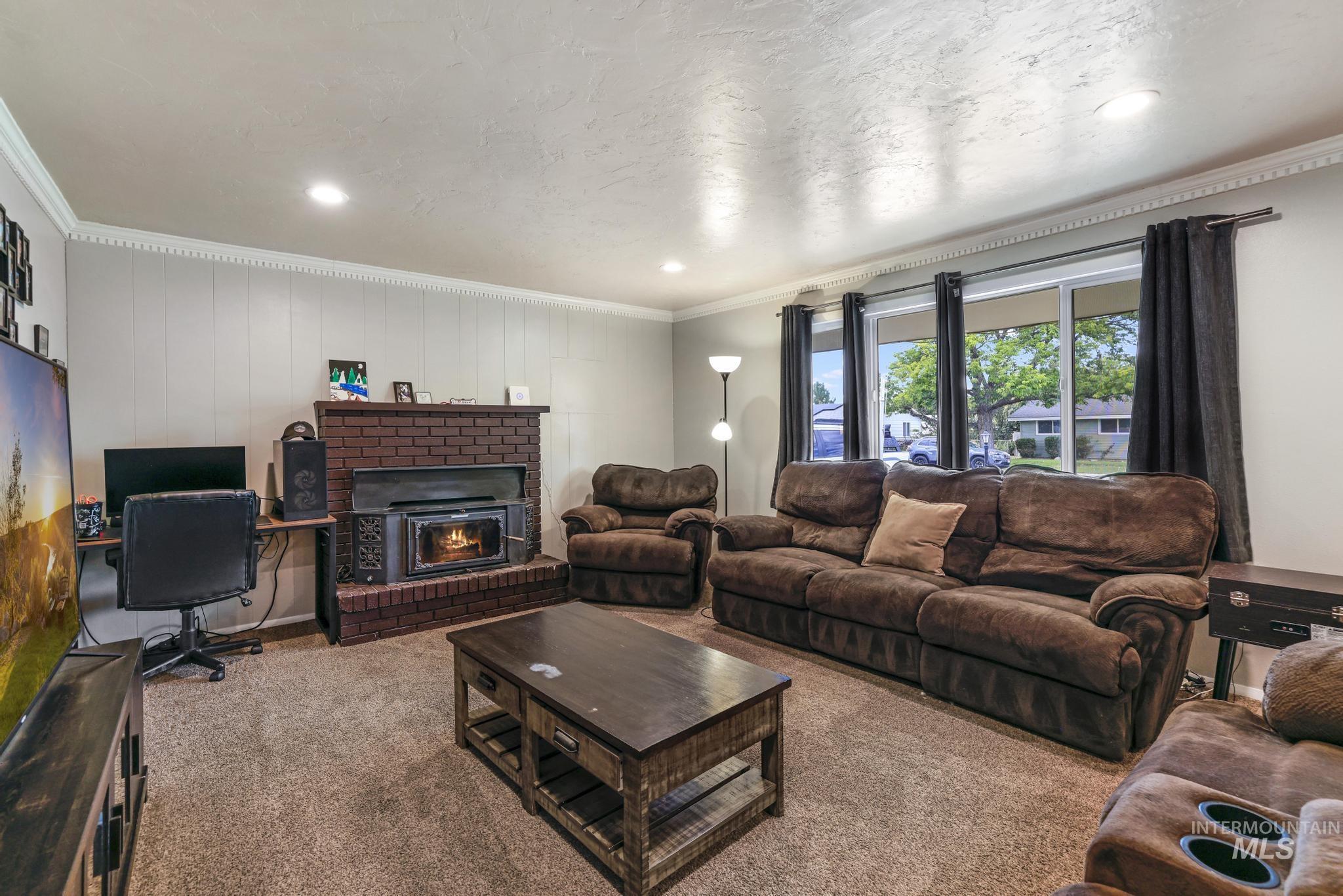679 Crestview Dr, Twin Falls, Idaho 83301, 3 Bedrooms, 2 Bathrooms, Residential For Sale, Price $329,900,MLS 98994481