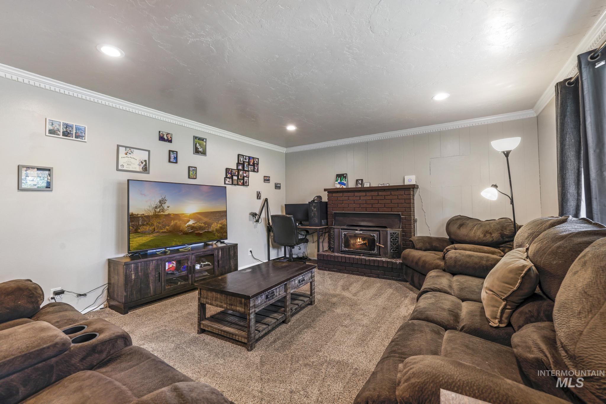 679 Crestview Dr, Twin Falls, Idaho 83301, 3 Bedrooms, 2 Bathrooms, Residential For Sale, Price $329,900,MLS 98994481