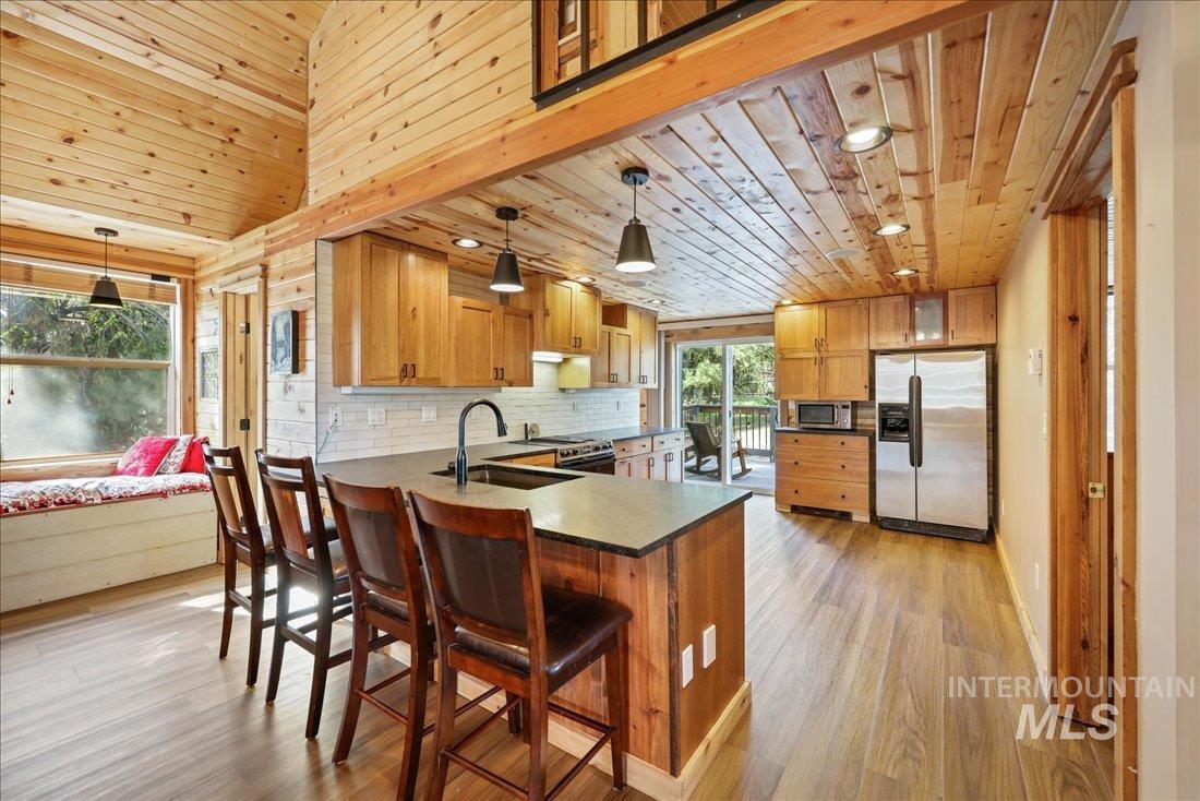 14 Melonie Loop, Cascade, Idaho 83611, 3 Bedrooms, 2 Bathrooms, Residential For Sale, Price $499,999,MLS 98994483