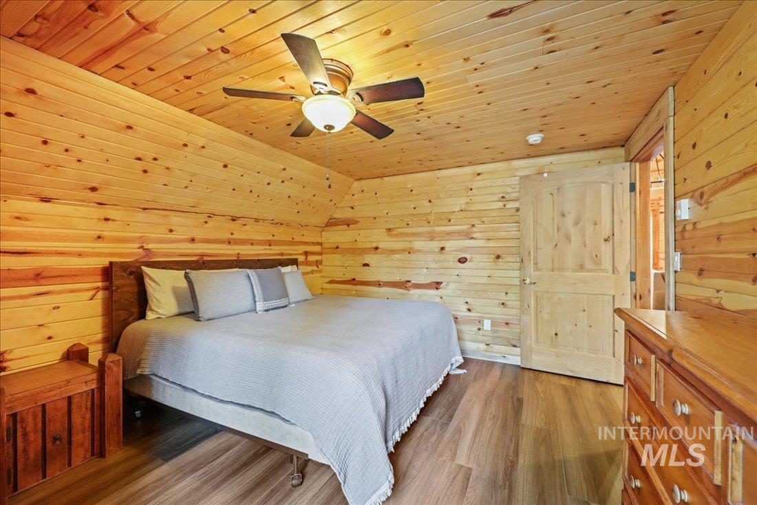 14 Melonie Loop, Cascade, Idaho 83611, 3 Bedrooms, 2 Bathrooms, Residential For Sale, Price $499,999,MLS 98994483