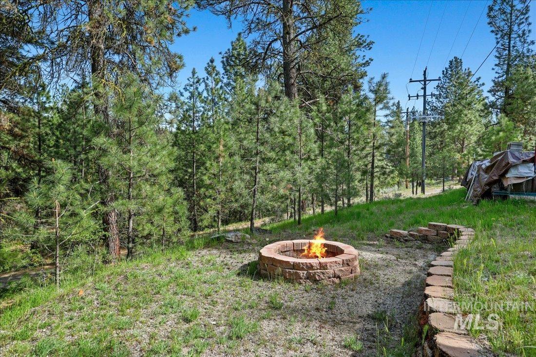 14 Melonie Loop, Cascade, Idaho 83611, 3 Bedrooms, 2 Bathrooms, Residential For Sale, Price $499,999,MLS 98994483