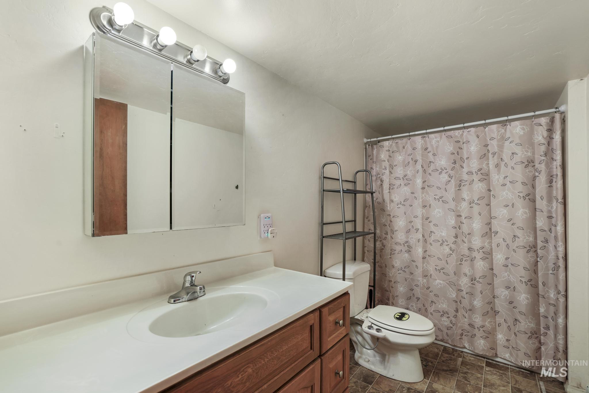 305 Borah Avenue, Twin Falls, Idaho 83301, 3 Bedrooms, 2 Bathrooms, Residential For Sale, Price $319,000,MLS 98994485