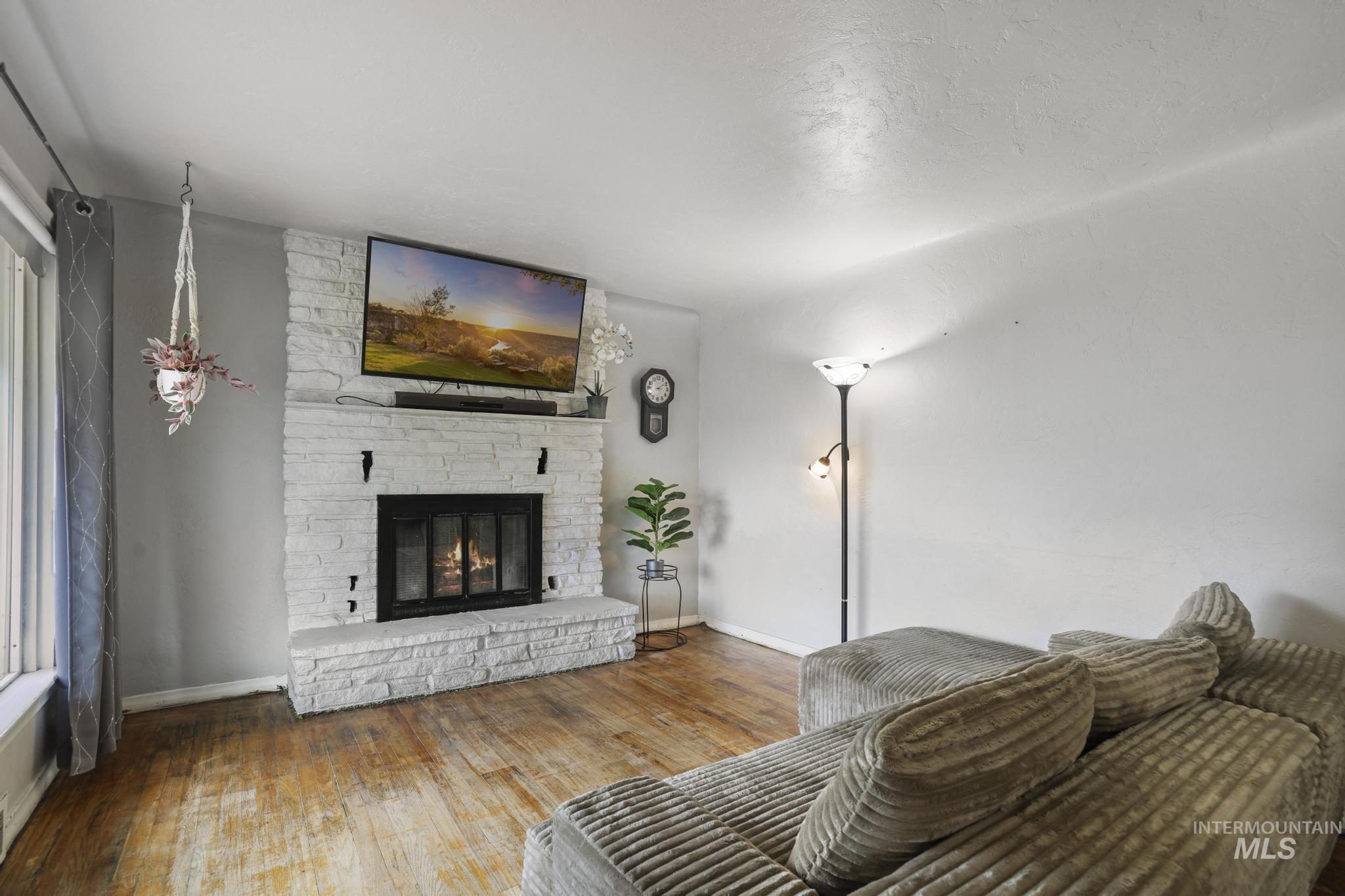 305 Borah Avenue, Twin Falls, Idaho 83301, 3 Bedrooms, 2 Bathrooms, Residential For Sale, Price $319,000,MLS 98994485