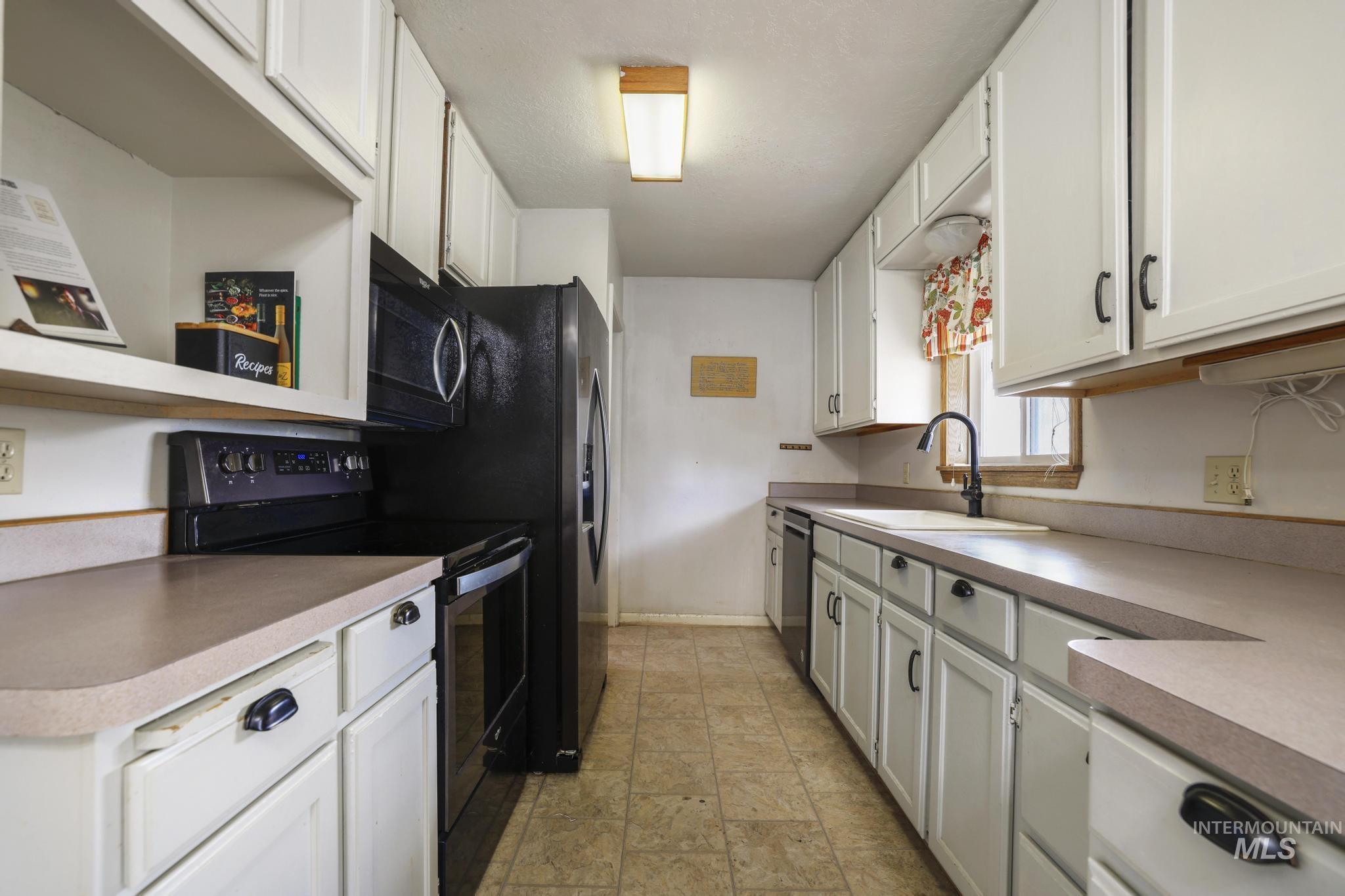 305 Borah Avenue, Twin Falls, Idaho 83301, 3 Bedrooms, 2 Bathrooms, Residential For Sale, Price $319,000,MLS 98994485