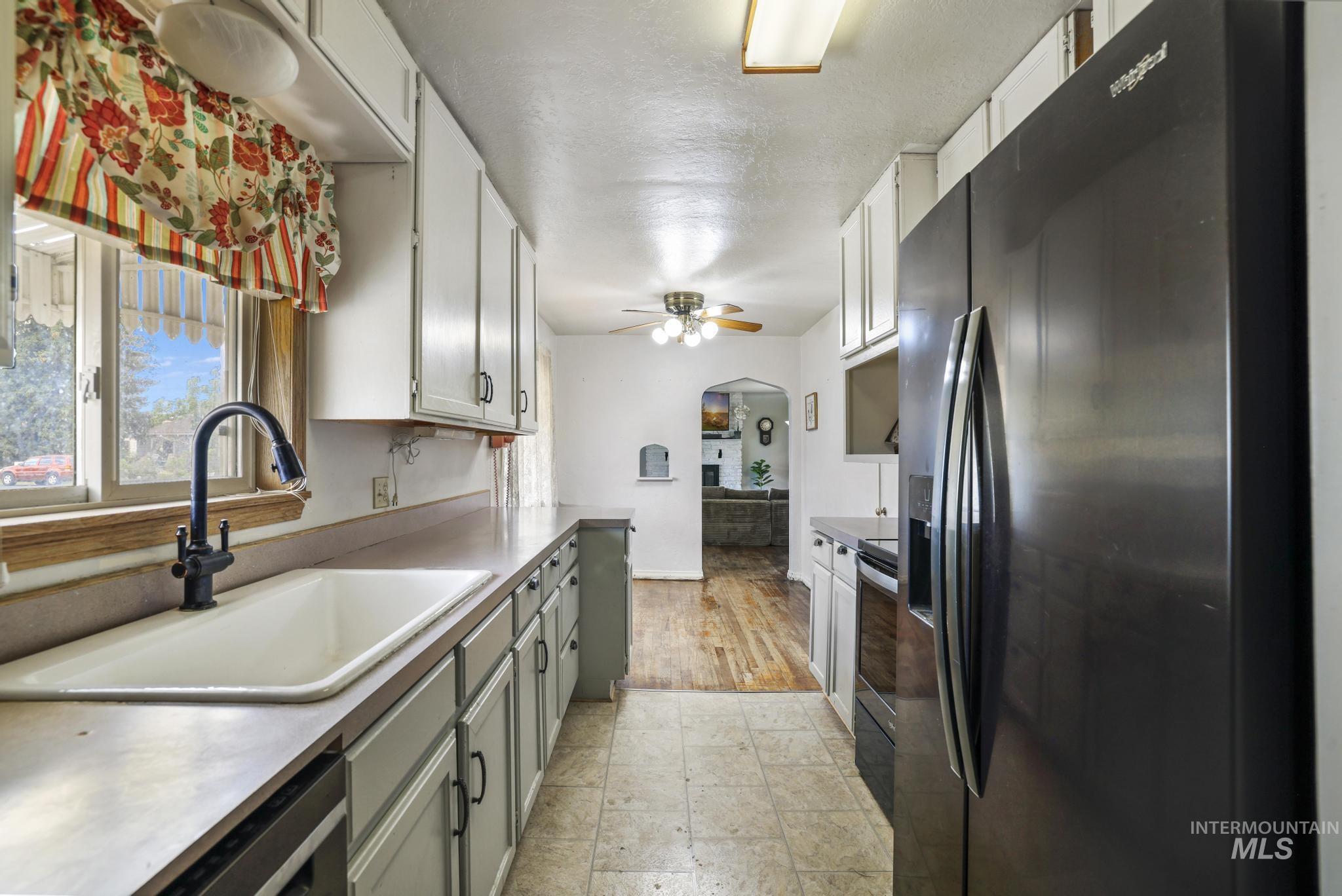 305 Borah Avenue, Twin Falls, Idaho 83301, 3 Bedrooms, 2 Bathrooms, Residential For Sale, Price $319,000,MLS 98994485