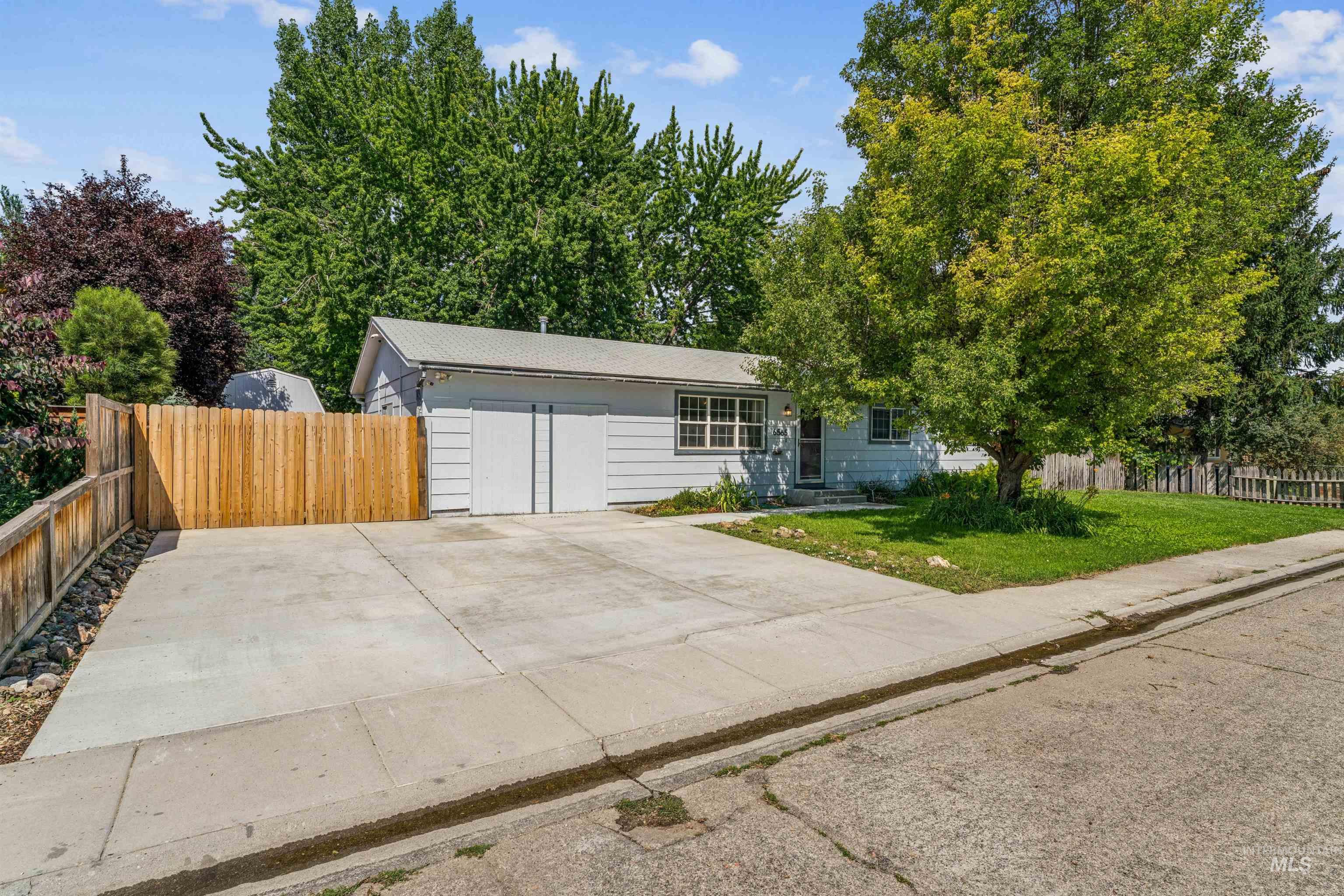6565 S Southdale Ave, Boise, Idaho 83709, 3 Bedrooms, 1 Bathroom, Residential For Sale, Price $414,900,MLS 98994492