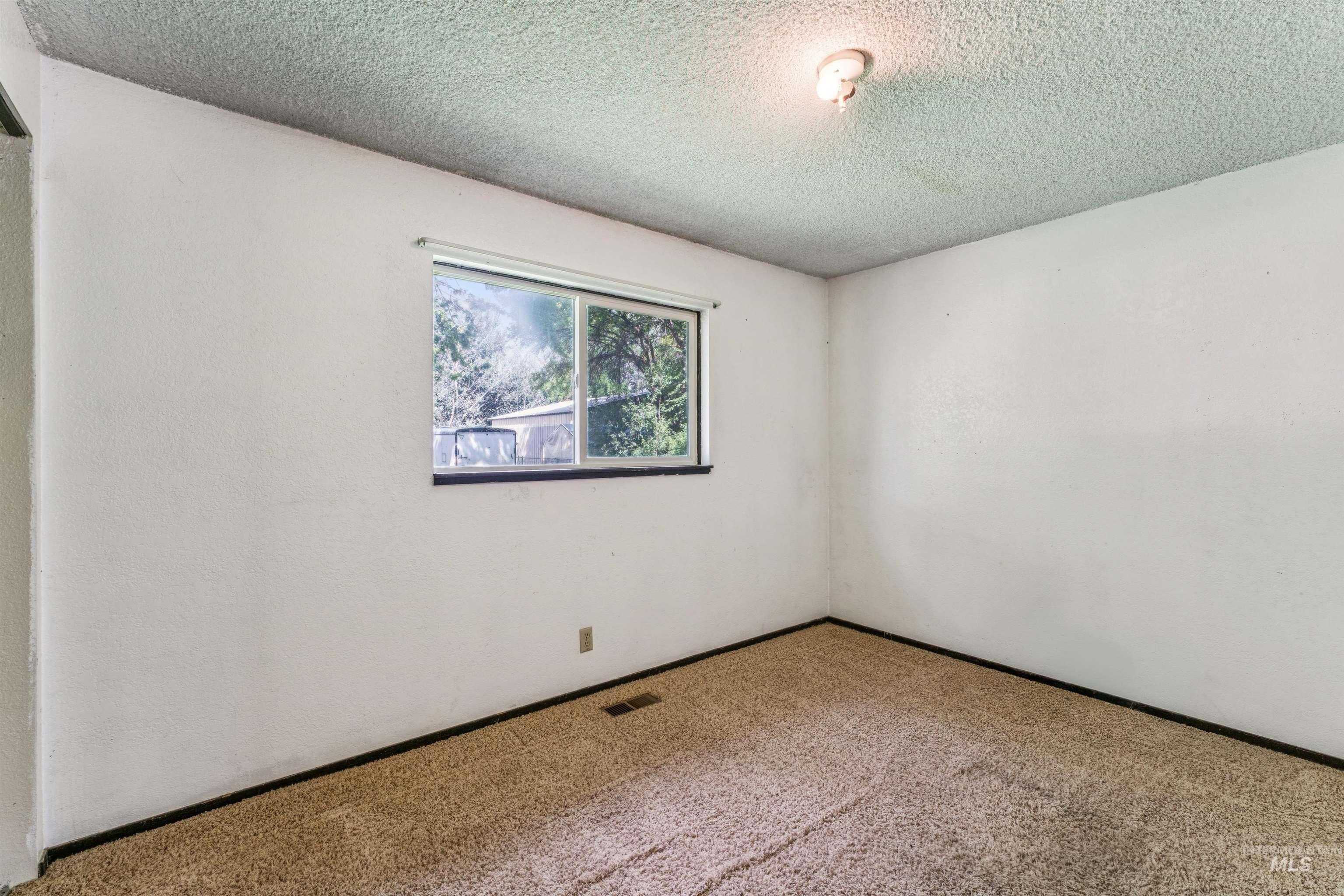 6565 S Southdale Ave, Boise, Idaho 83709, 3 Bedrooms, 1 Bathroom, Residential For Sale, Price $414,900,MLS 98994492