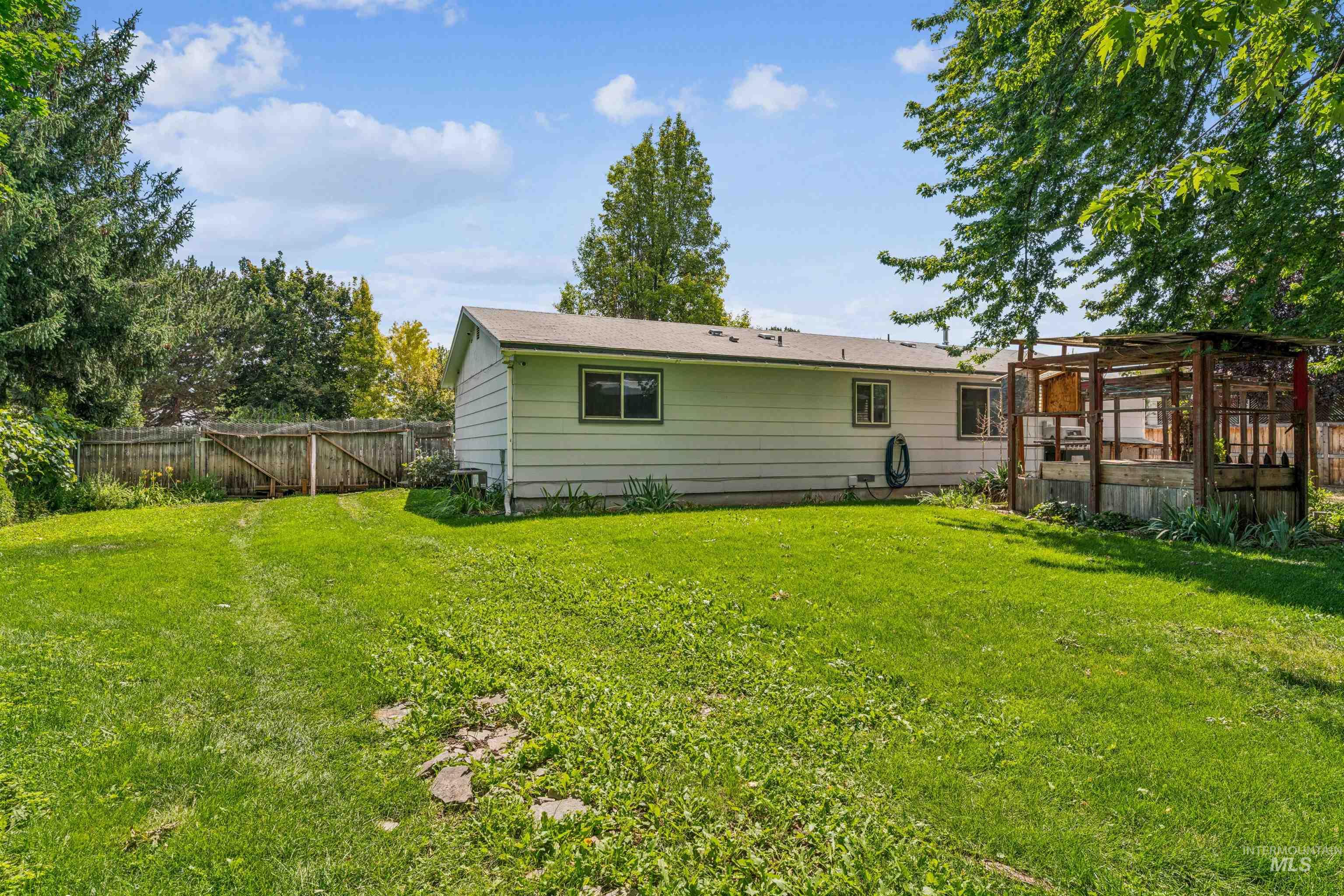 6565 S Southdale Ave, Boise, Idaho 83709, 3 Bedrooms, 1 Bathroom, Residential For Sale, Price $414,900,MLS 98994492