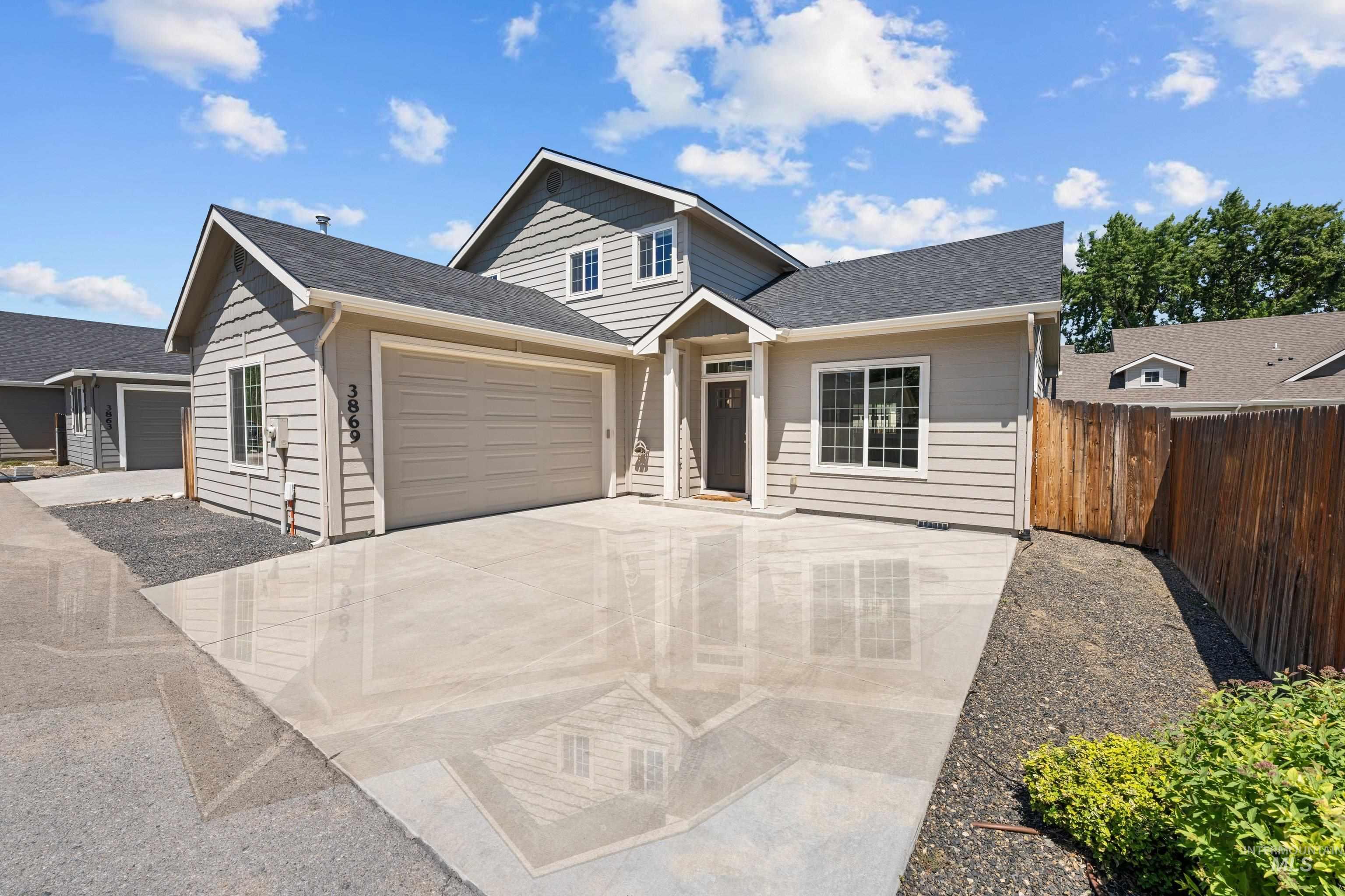 3869 Jackie Ln, Boise, Idaho 83704, 3 Bedrooms, 2.5 Bathrooms, Residential For Sale, Price $475,000,MLS 98994493
