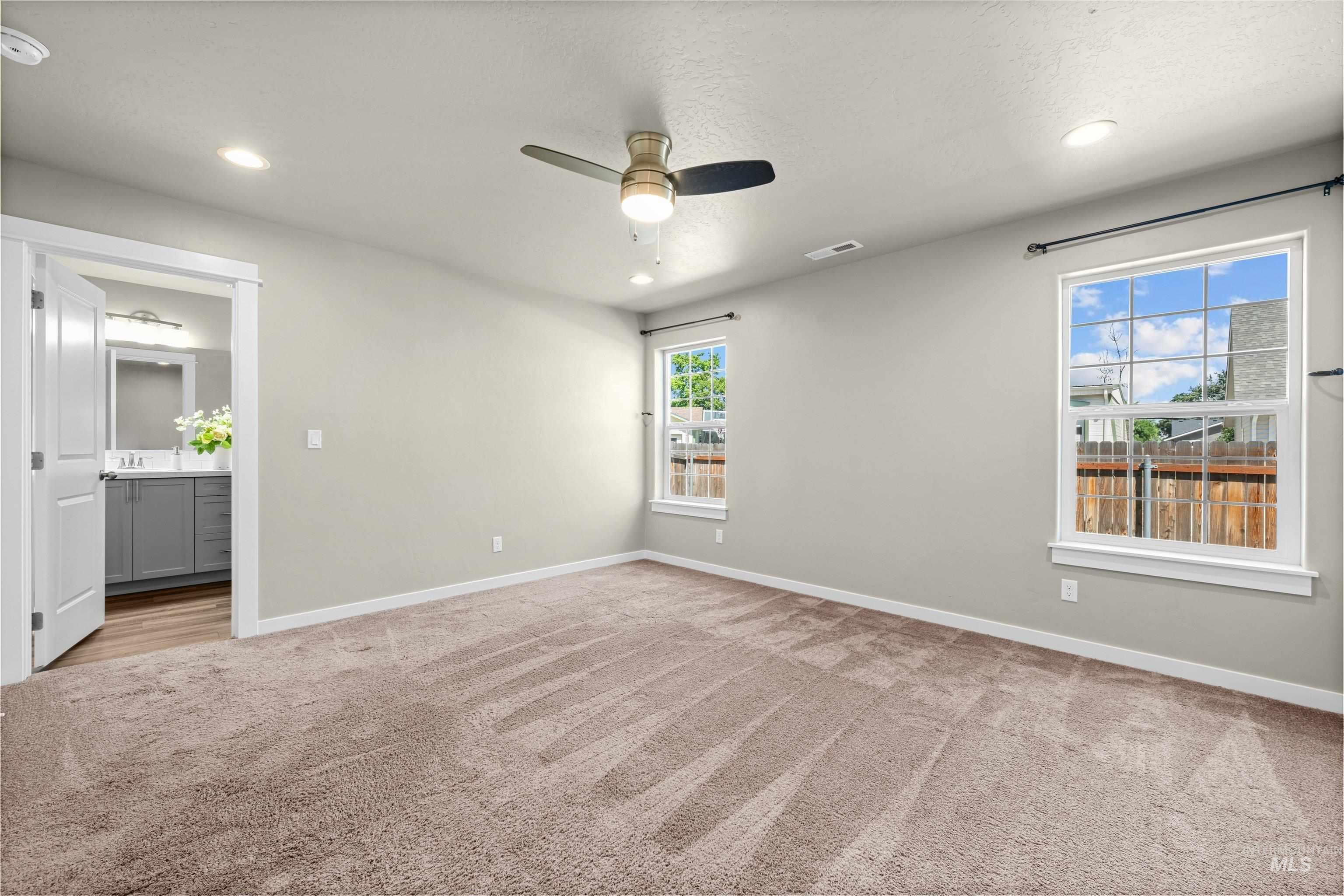 3869 Jackie Ln, Boise, Idaho 83704, 3 Bedrooms, 2.5 Bathrooms, Residential For Sale, Price $475,000,MLS 98994493