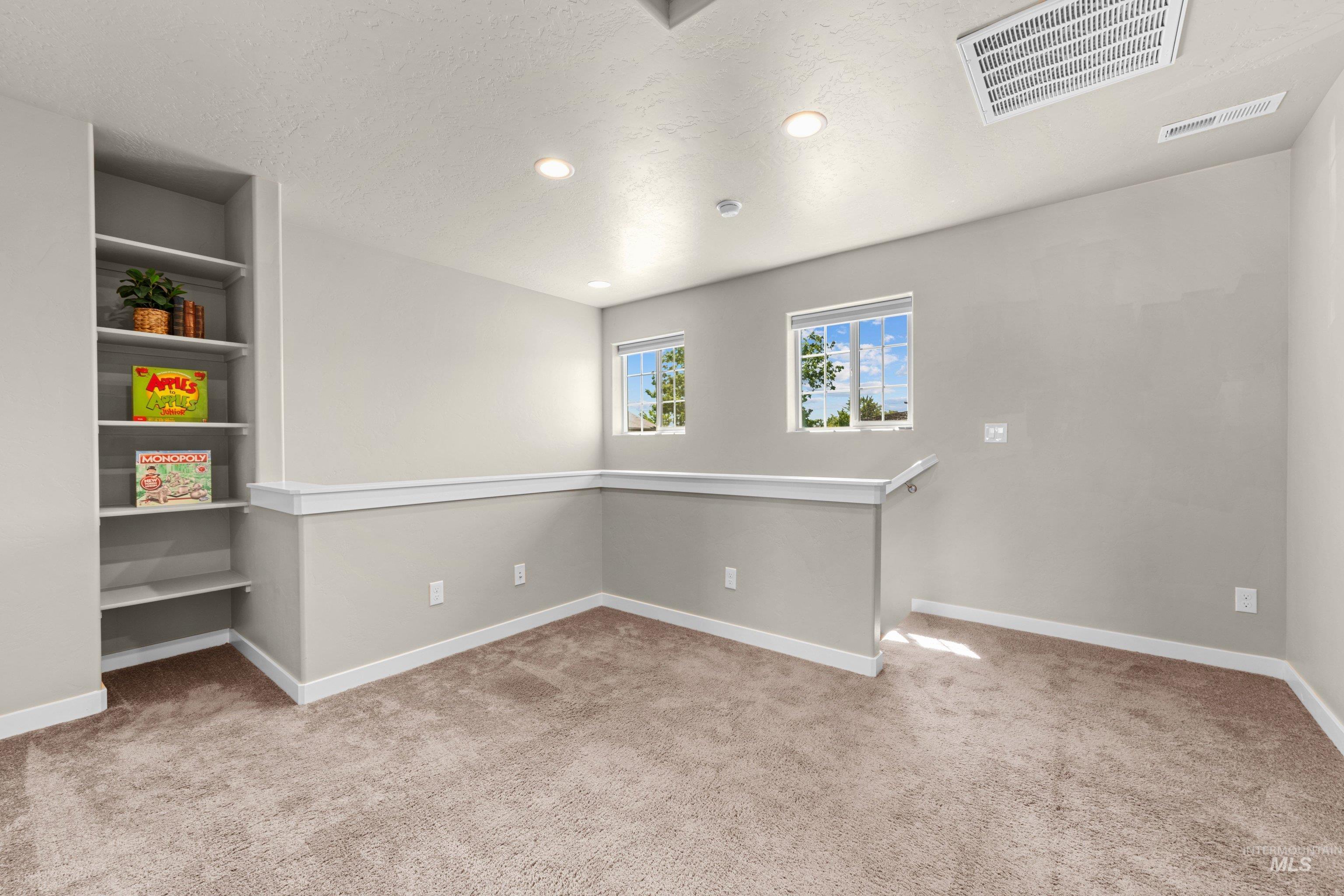 3869 Jackie Ln, Boise, Idaho 83704, 3 Bedrooms, 2.5 Bathrooms, Residential For Sale, Price $475,000,MLS 98994493