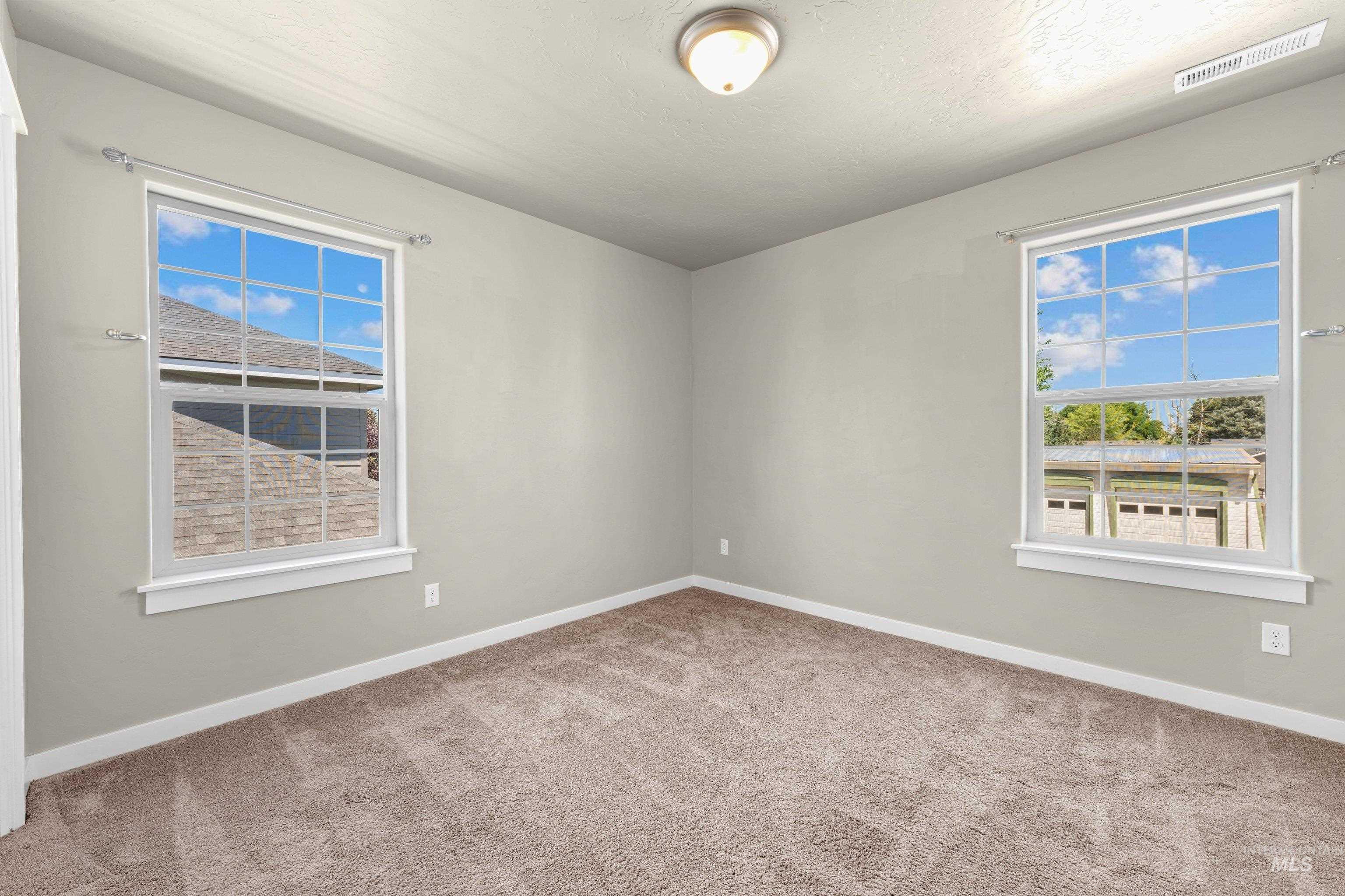 3869 Jackie Ln, Boise, Idaho 83704, 3 Bedrooms, 2.5 Bathrooms, Residential For Sale, Price $475,000,MLS 98994493