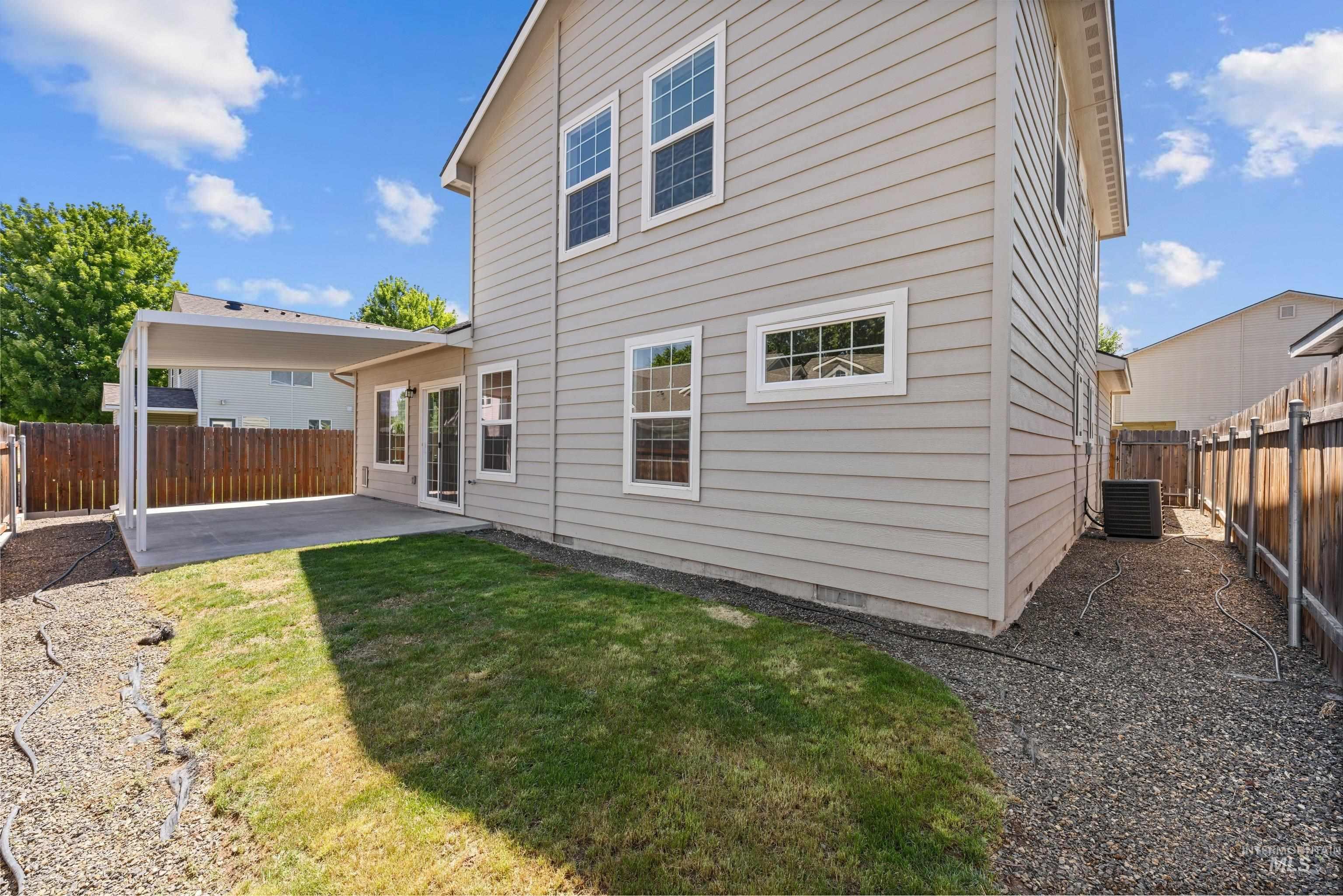 3869 Jackie Ln, Boise, Idaho 83704, 3 Bedrooms, 2.5 Bathrooms, Residential For Sale, Price $475,000,MLS 98994493