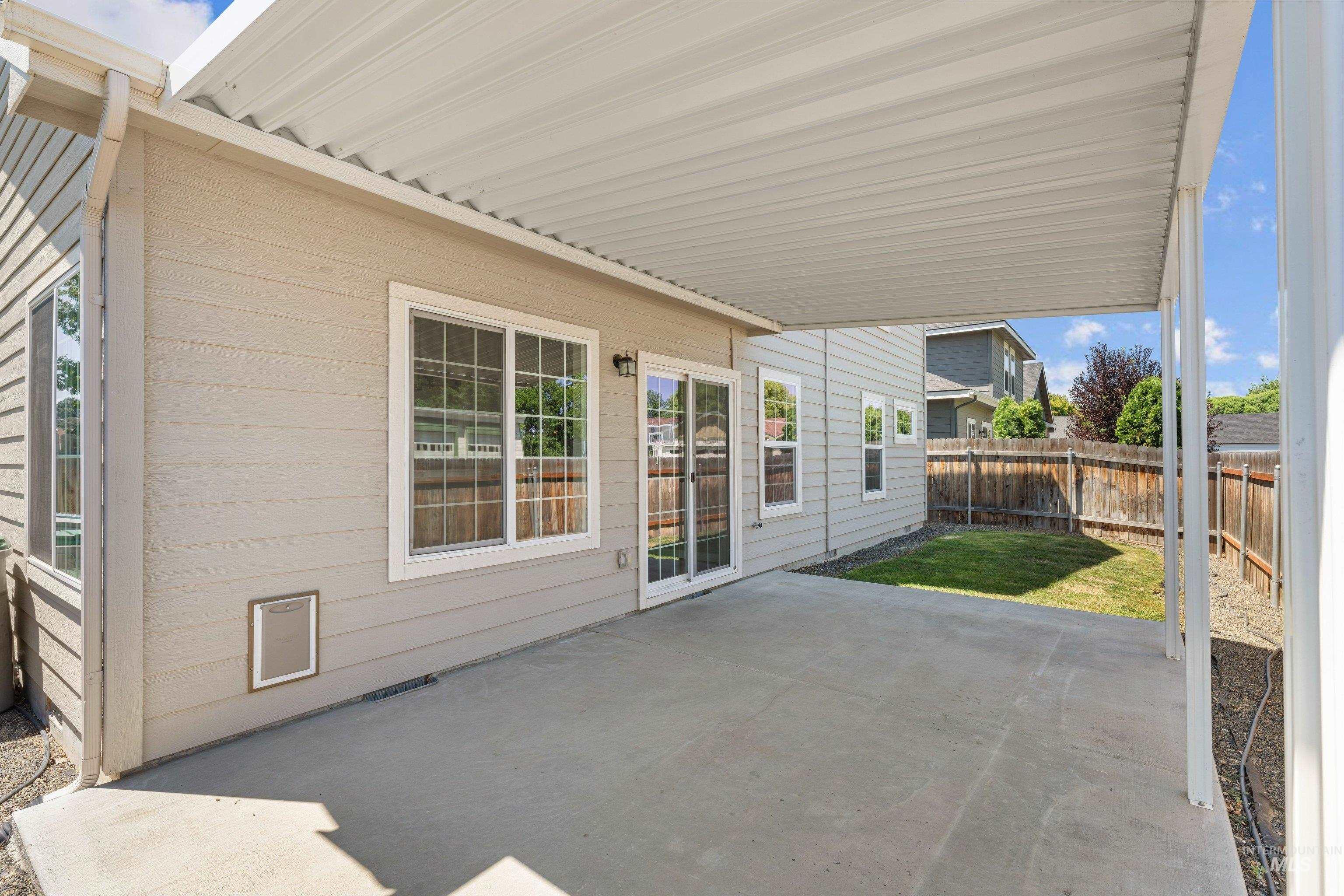 3869 Jackie Ln, Boise, Idaho 83704, 3 Bedrooms, 2.5 Bathrooms, Residential For Sale, Price $475,000,MLS 98994493