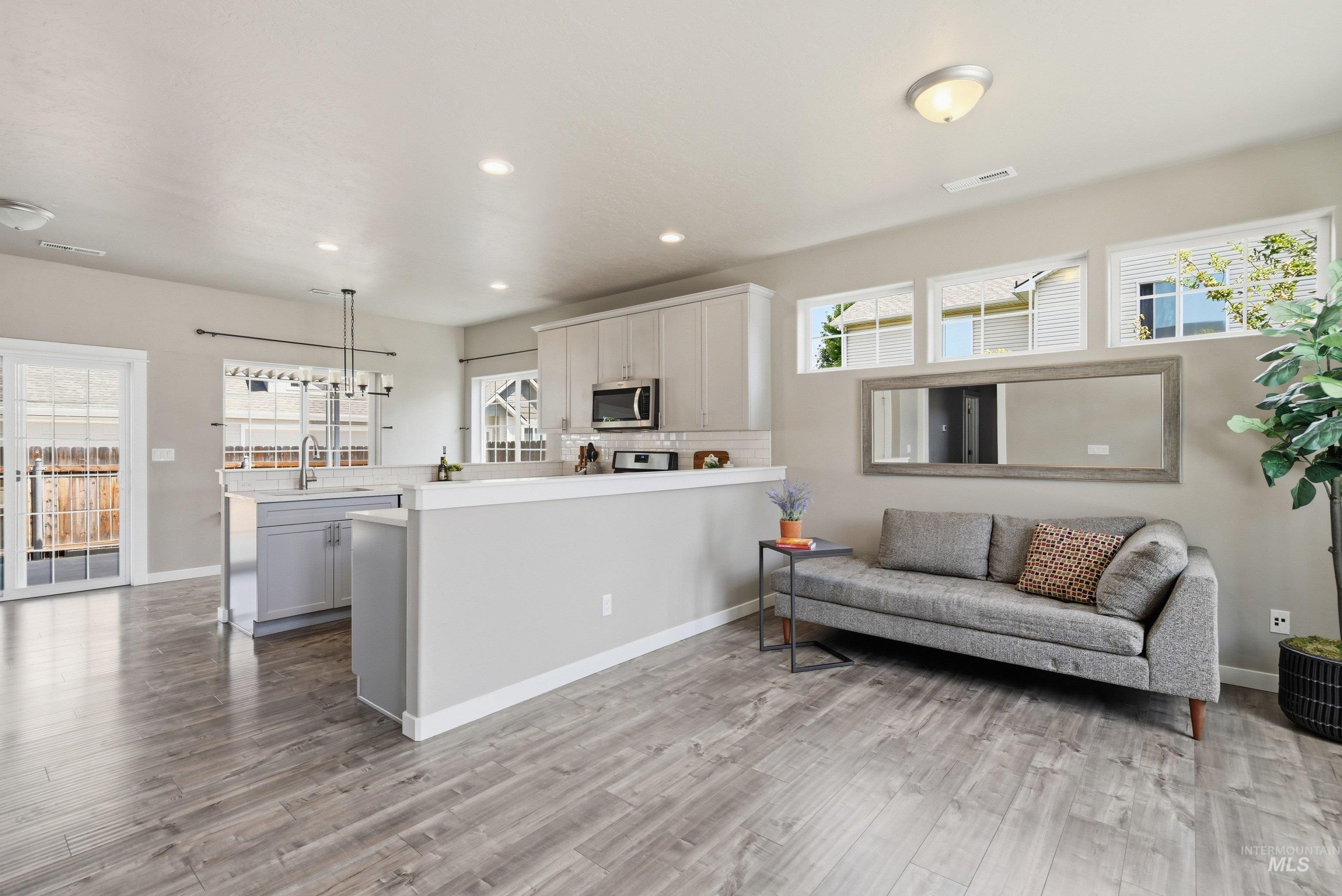 3869 Jackie Ln, Boise, Idaho 83704, 3 Bedrooms, 2.5 Bathrooms, Residential For Sale, Price $475,000,MLS 98994493
