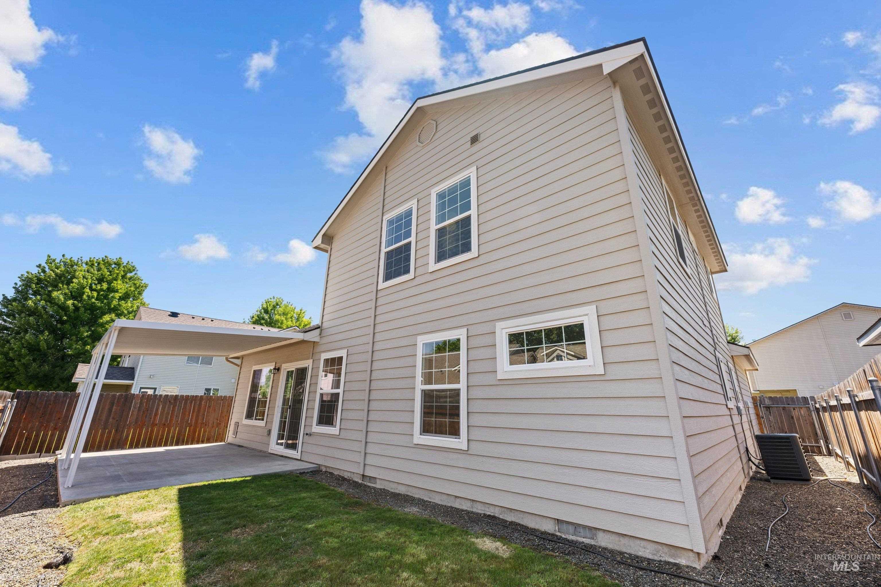 3869 Jackie Ln, Boise, Idaho 83704, 3 Bedrooms, 2.5 Bathrooms, Residential For Sale, Price $475,000,MLS 98994493