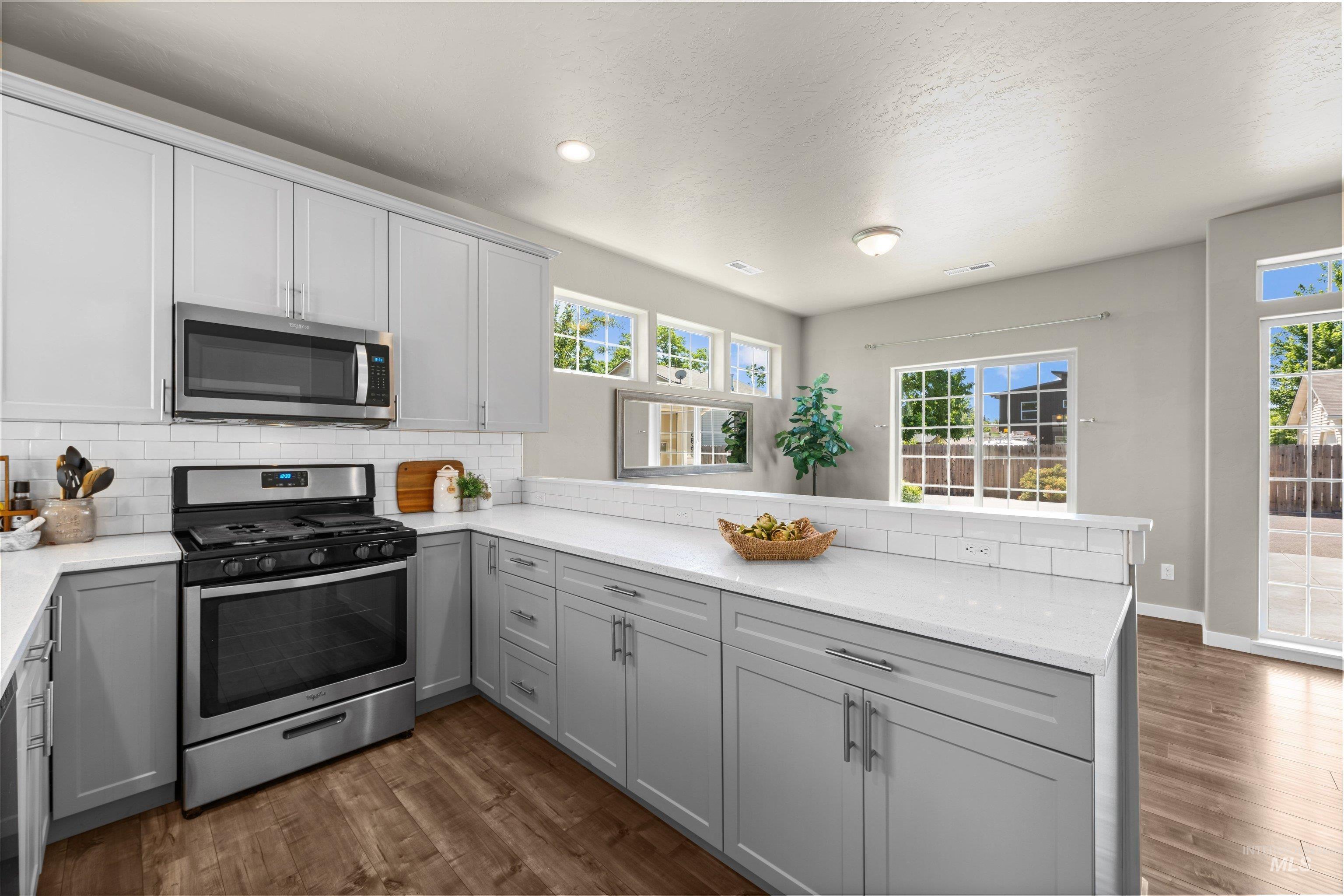 3869 Jackie Ln, Boise, Idaho 83704, 3 Bedrooms, 2.5 Bathrooms, Residential For Sale, Price $475,000,MLS 98994493