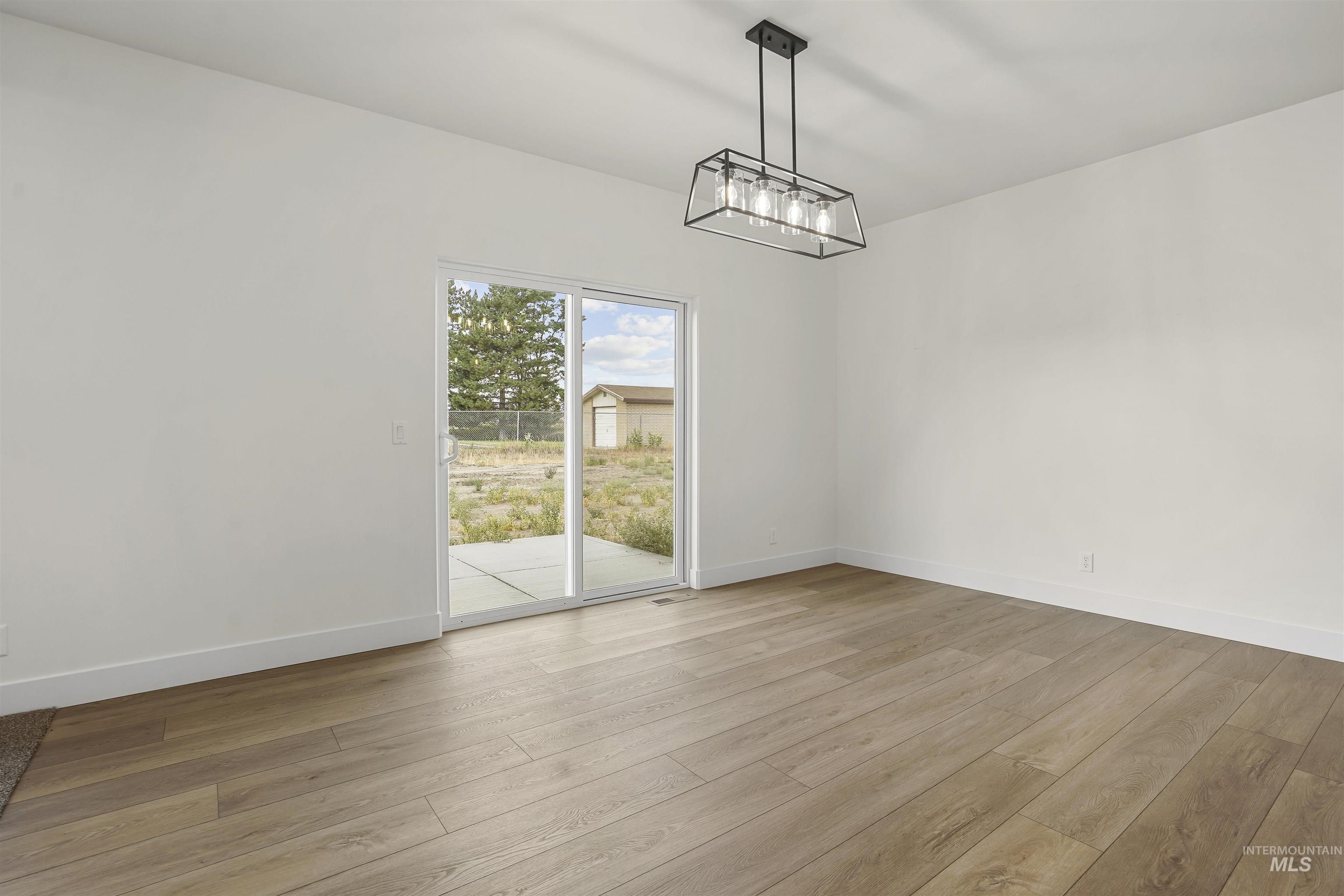 1923 Gingko, Rupert, Idaho 83350, 4 Bedrooms, 2 Bathrooms, Residential For Sale, Price $425,000,MLS 98994495