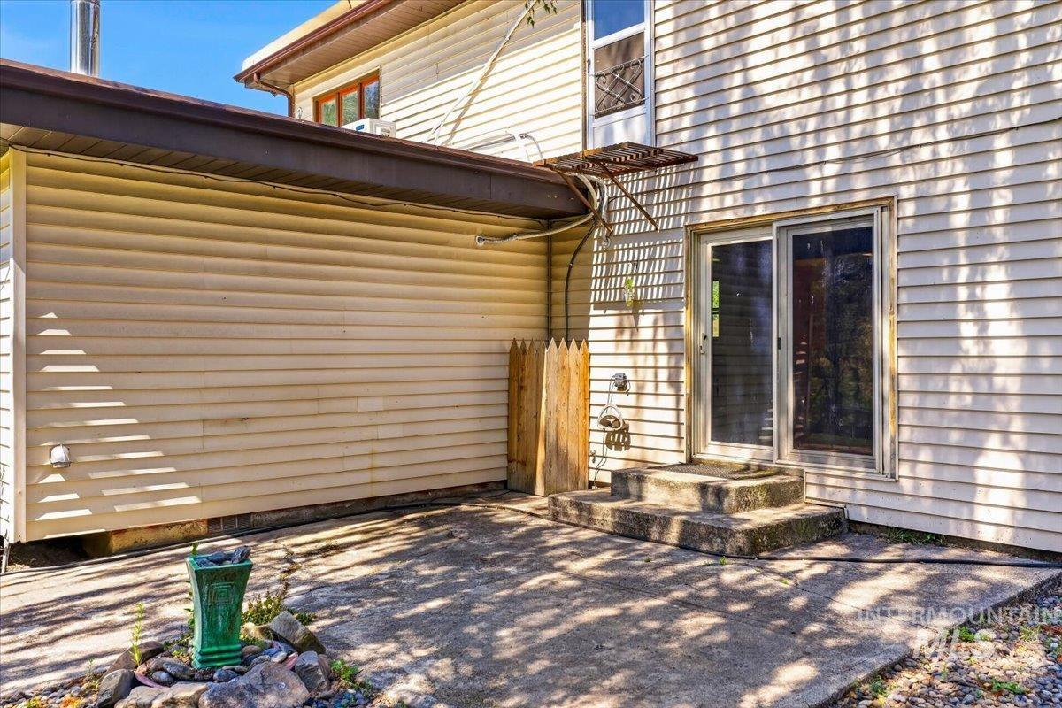 1071 Reynolds Rd, Princeton, Idaho 83857, 2 Bedrooms, 1.5 Bathrooms, Residential For Sale, Price $475,000,MLS 98994496