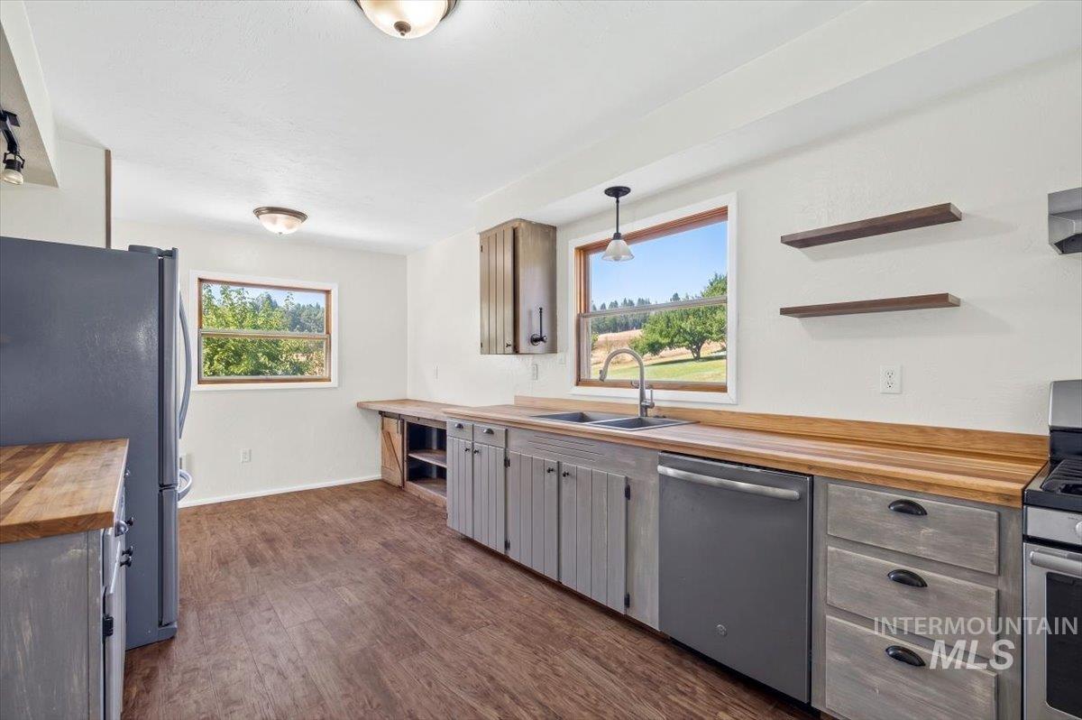 1071 Reynolds Rd, Princeton, Idaho 83857, 2 Bedrooms, 1.5 Bathrooms, Residential For Sale, Price $500,000,MLS 98994496