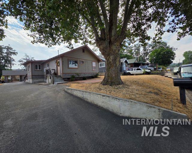 411 29Th St, Lewiston, Idaho 83501, 2 Bedrooms, 1 Bathroom, Residential Income For Sale, Price $329,000,MLS 98994498