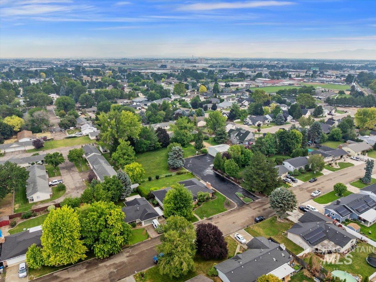818 Winther Blvd, Nampa, Idaho 83651, 5 Bedrooms, 3 Bathrooms, Residential For Sale, Price $875,000,MLS 98994501