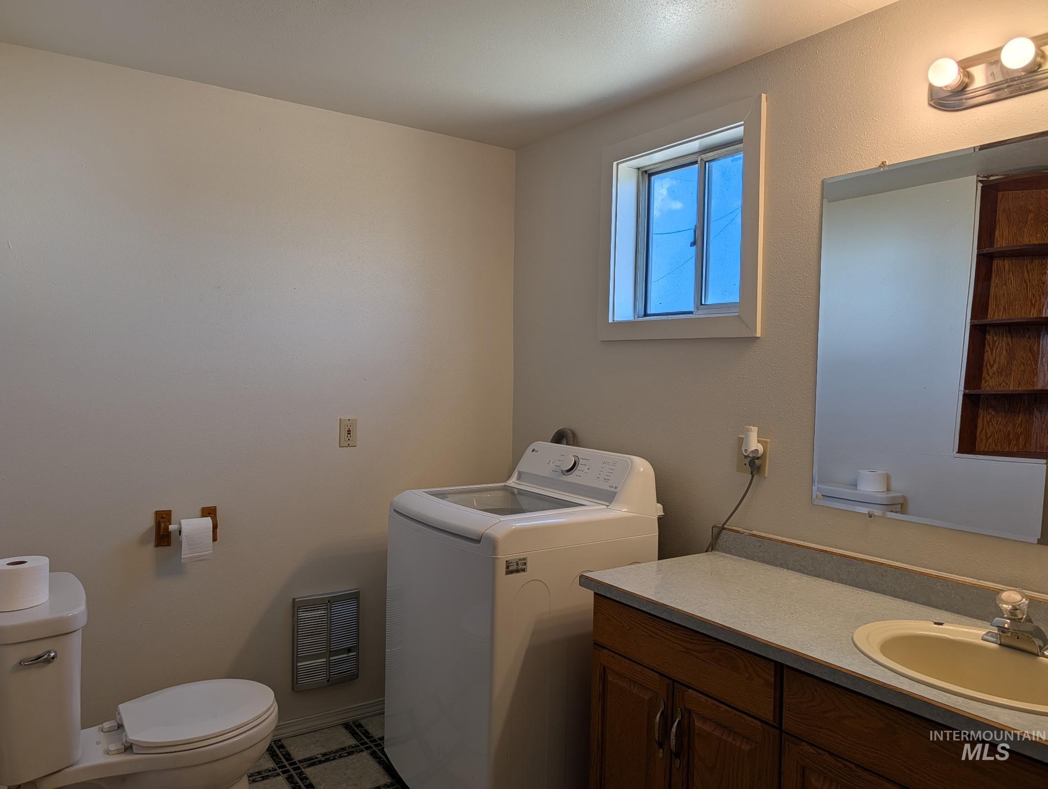 804 Indian Valley Rd., Indian Valley, Idaho 83632, 1 Bedroom, 1 Bathroom, Residential For Sale, Price $245,000, 98994502